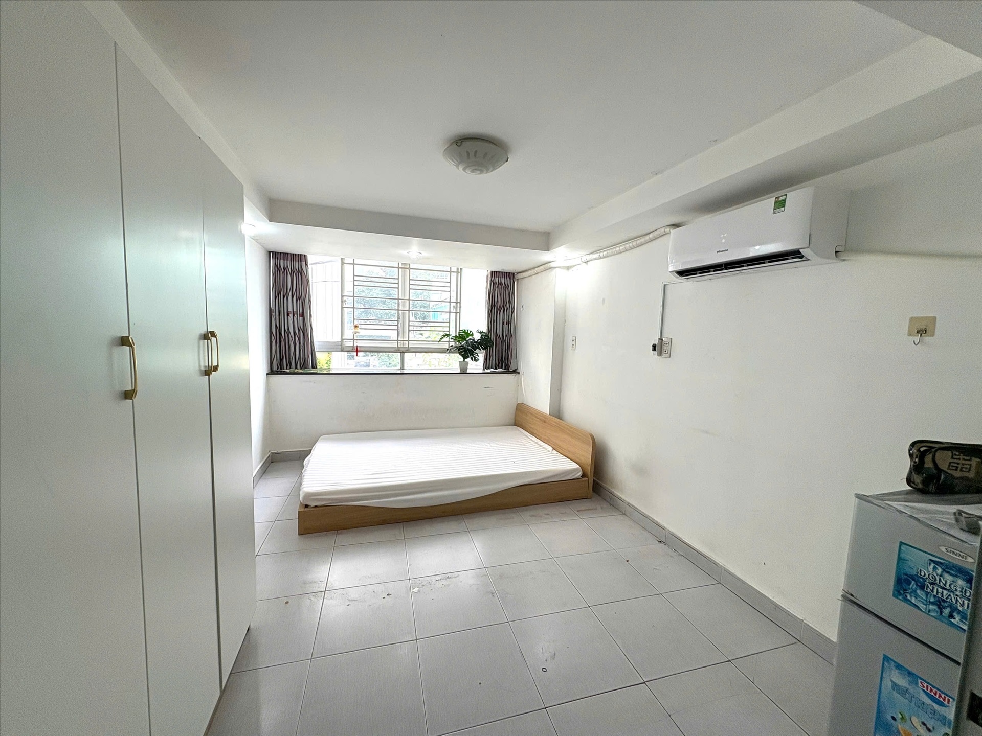 Phòng trọ NQ Housing Nguyễn Đình Chiểu - Quận 1 - Phòng (*)