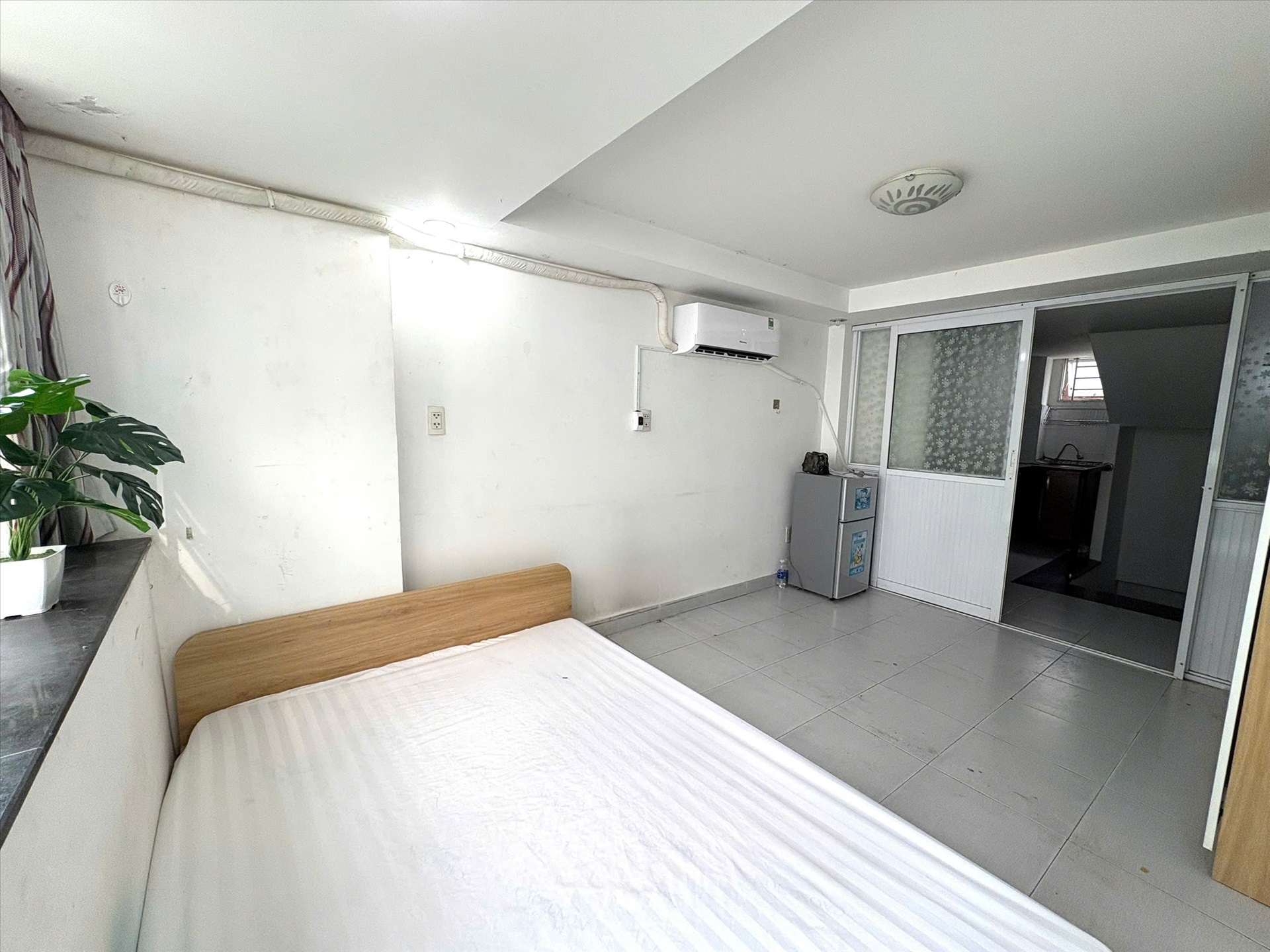 Phòng trọ NQ Housing Nguyễn Đình Chiểu - Quận 1 - Phòng (*)