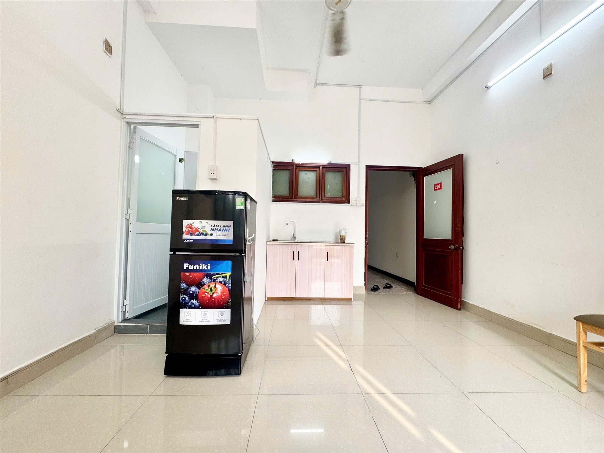 Phòng trọ MP Houes Đường D9 - Tân Phú - Phòng (*)