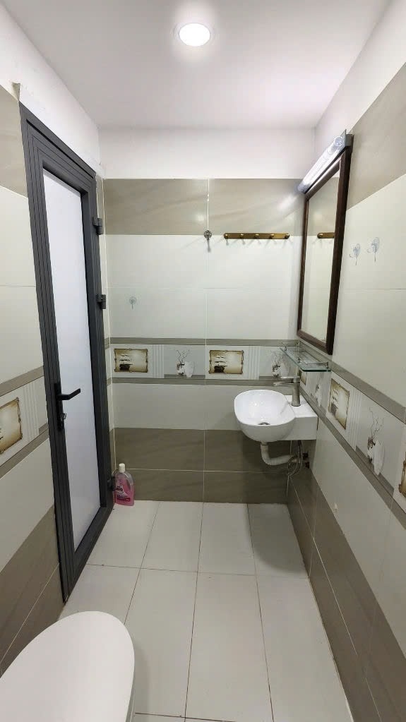 Phòng trọ Studio 10m2 tại AT House Tân Thuận Tây - Quận 7 - Phòng tắm