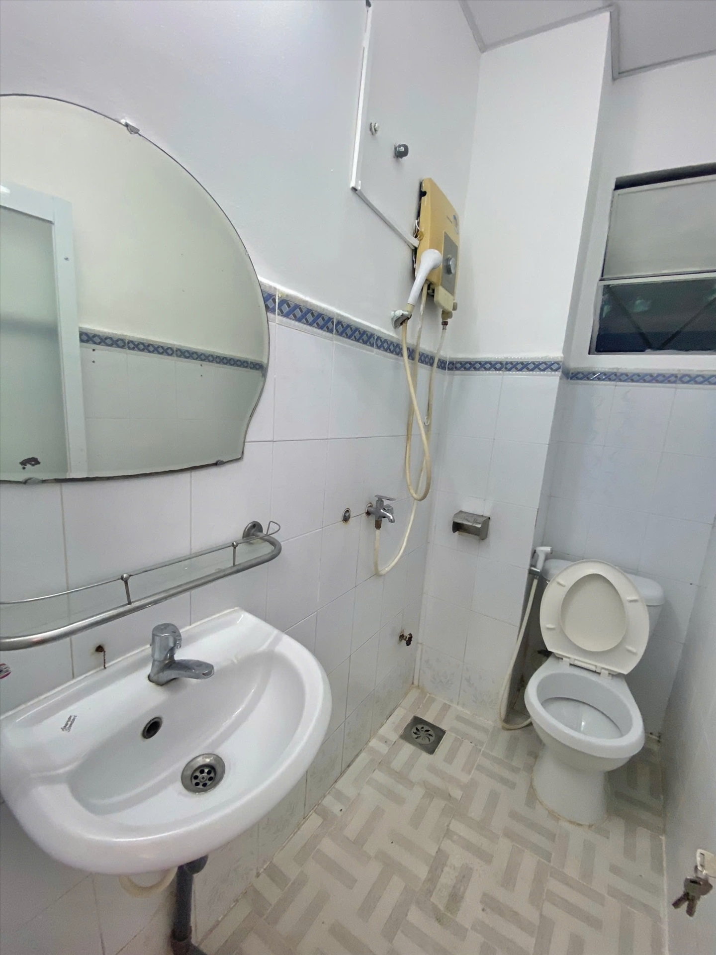 Phòng trọ Studio 18m2 tại NQ Housing Đặng Dung - Quận 1 - Phòng tắm