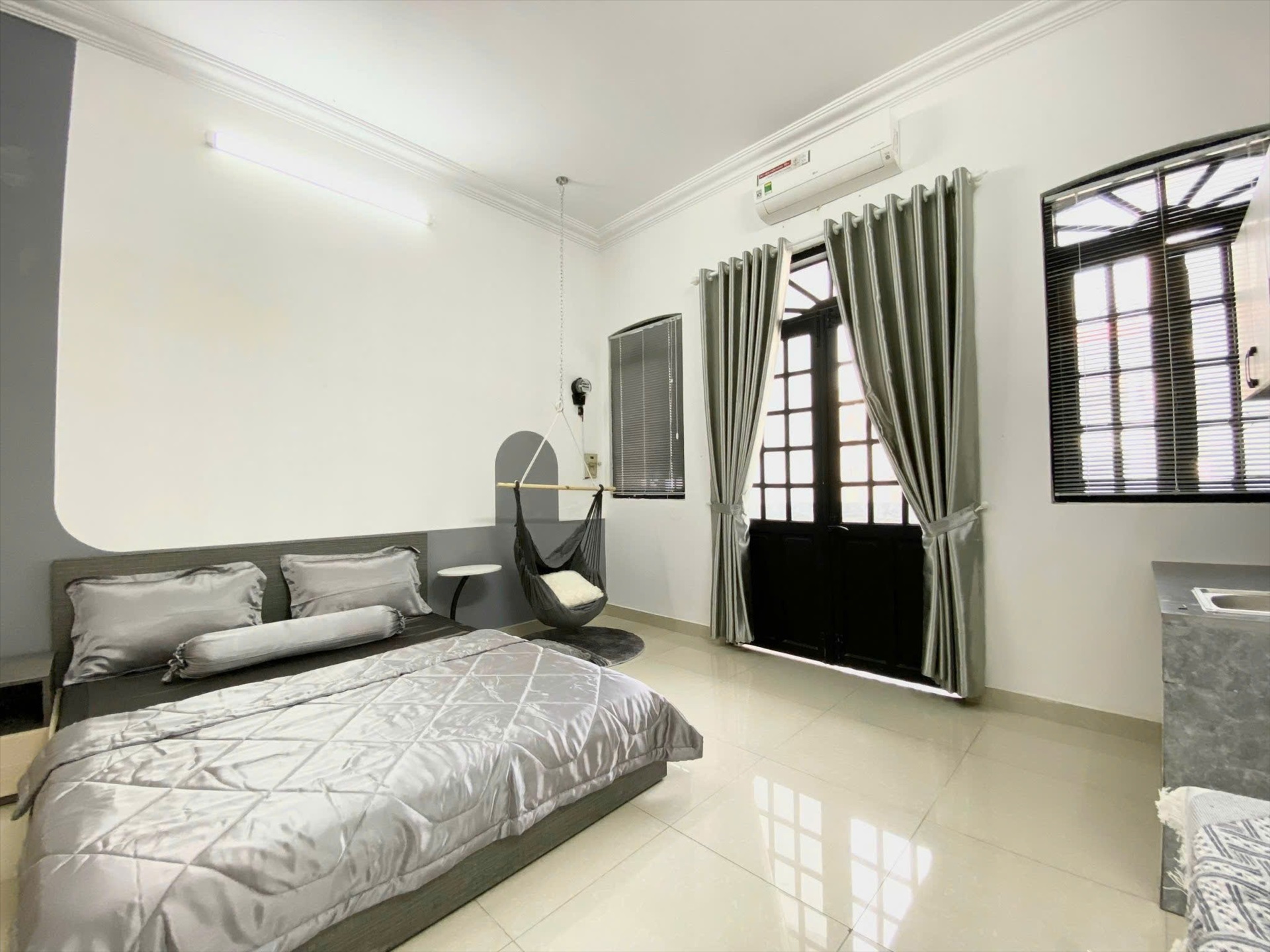 Phòng trọ Studio 25m2 tại CNB Room Nguyễn Trọng Lội - Tân Bình - Phòng khách