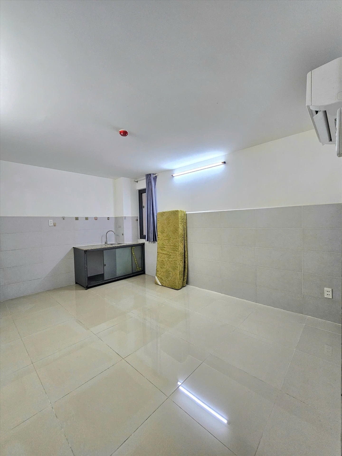 Phòng trọ NVL House Đặng Thùy Trâm - Bình Thạnh - Phòng (*)