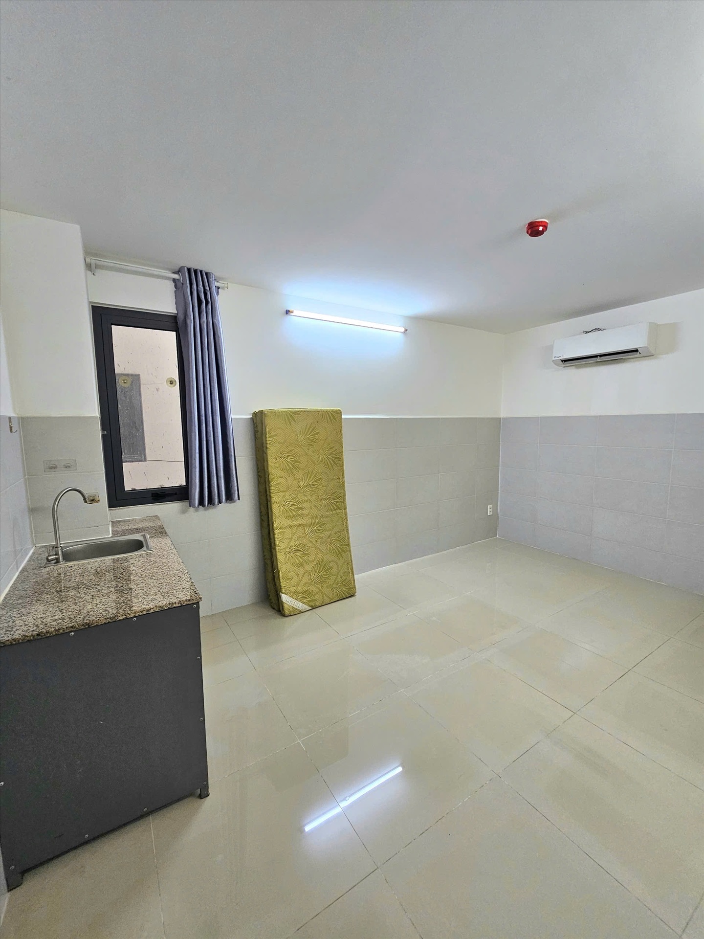 Phòng trọ NVL House Đặng Thùy Trâm - Bình Thạnh - Phòng (*)