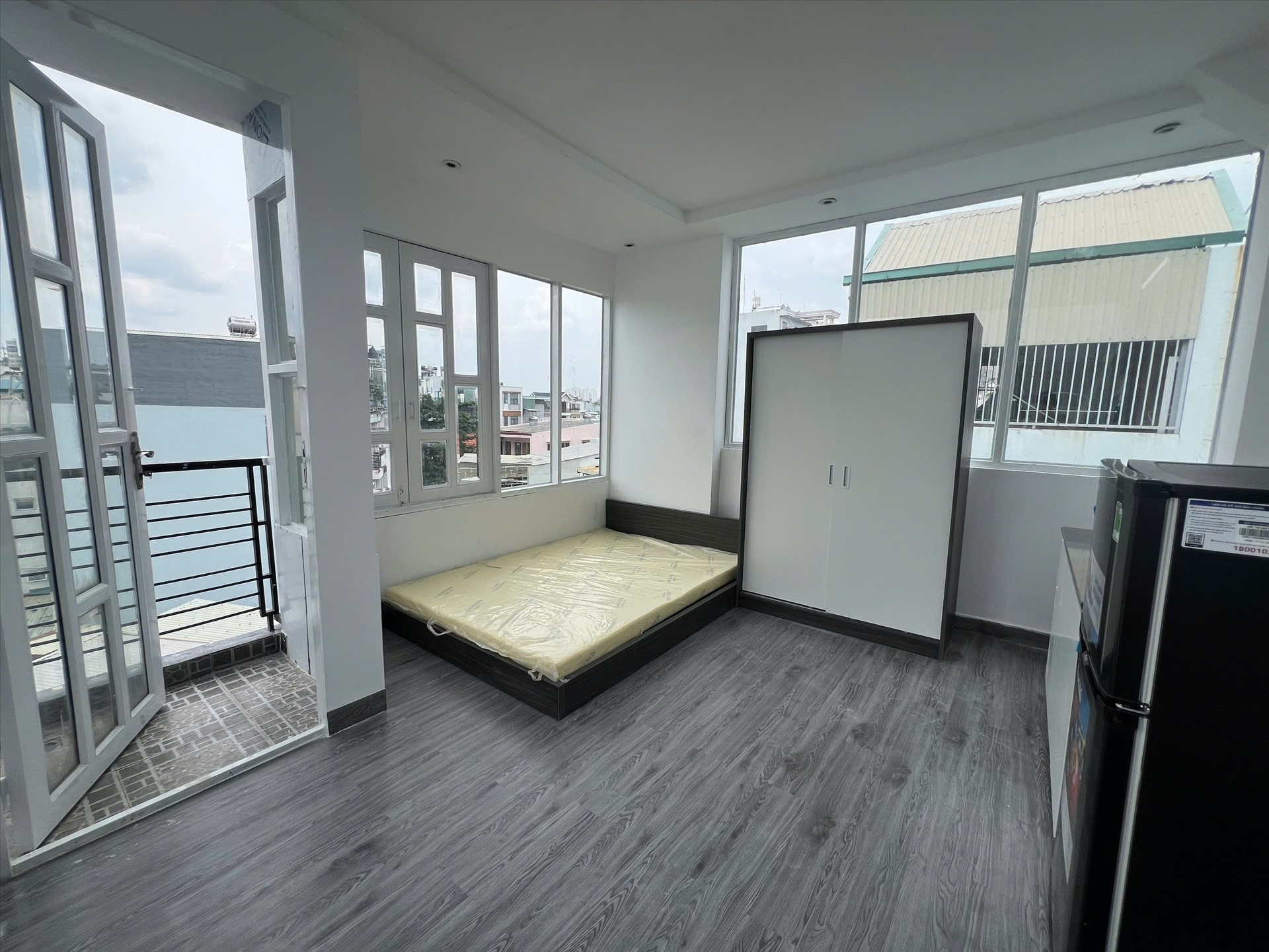 Phòng trọ NQ Housing 1 Điện Biên Phủ - Bình Thạnh - Phòng (*)