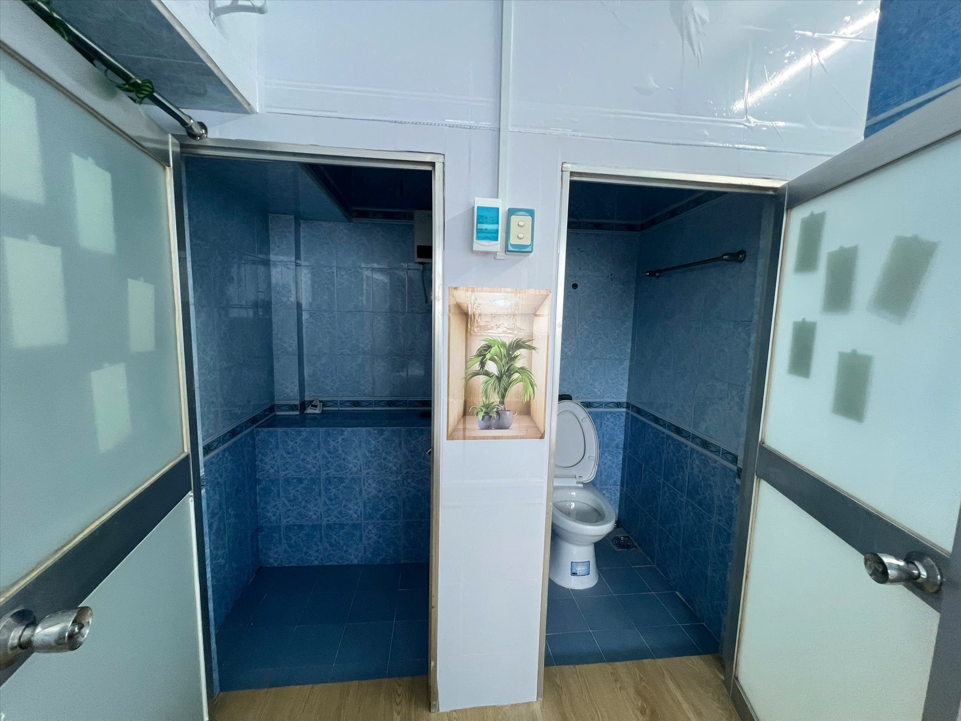 Phòng trọ Studio 20m2 tại NQ Housing Điện Biên Phủ 2 - Bình Thạnh - Phòng tắm