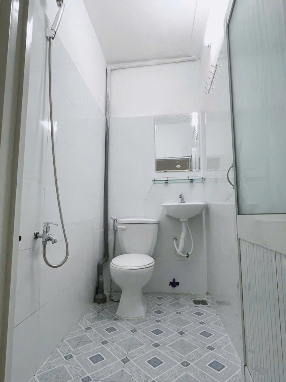 Phòng trọ Studio 25m2 tại Friendly House Trường Chinh - Tân Bình - Phòng tắm