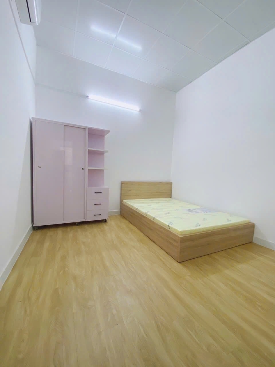 Phòng trọ Friendly House Trường Chinh - Tân Bình - Phòng (*)