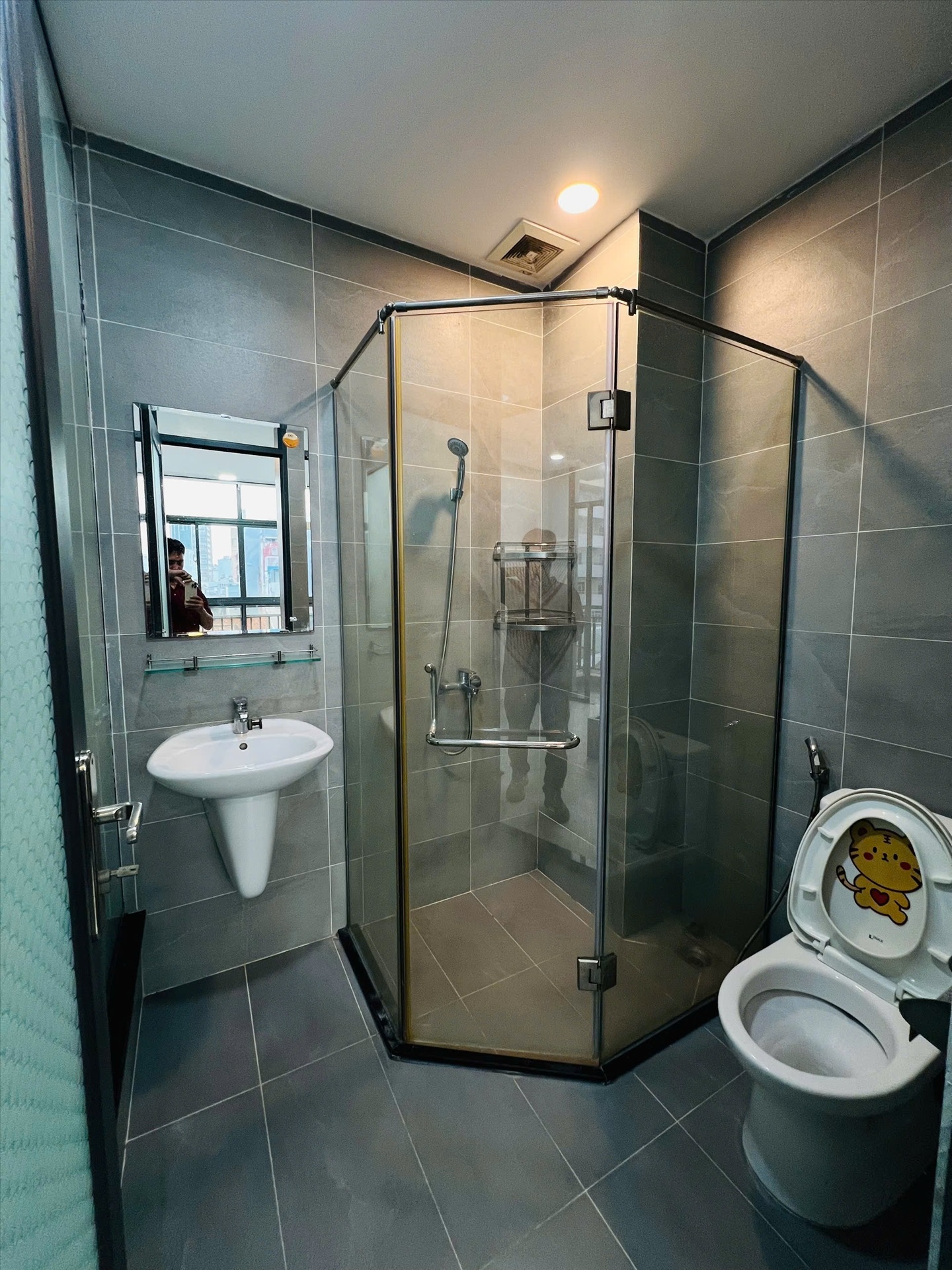 Phòng trọ Studio 25m2 tại PTB Home Trần Hưng Đạo - Quận 1 - Phòng tắm