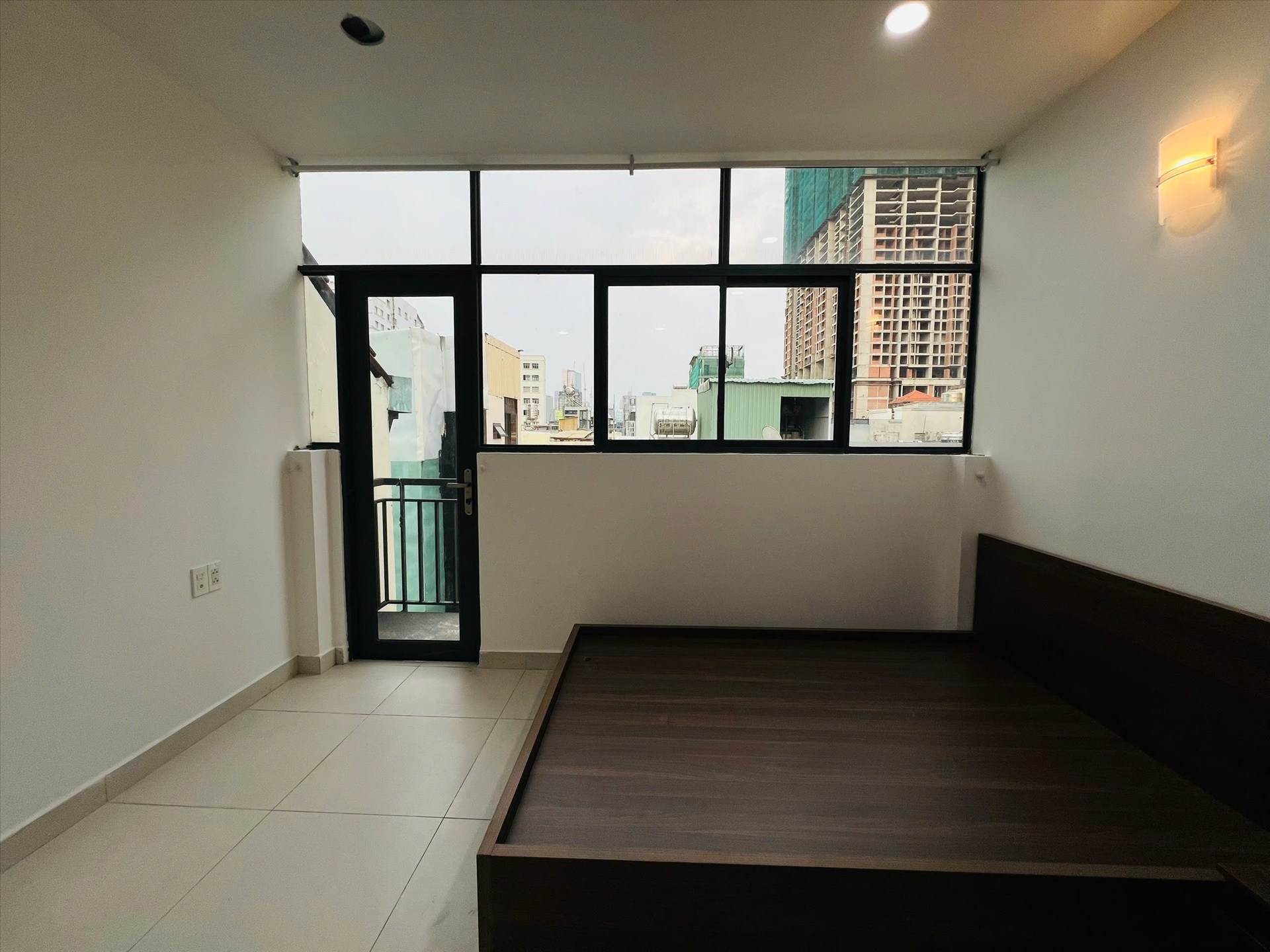 Phòng trọ PTB Home Trần Hưng Đạo - Quận 1 - Phòng (*)