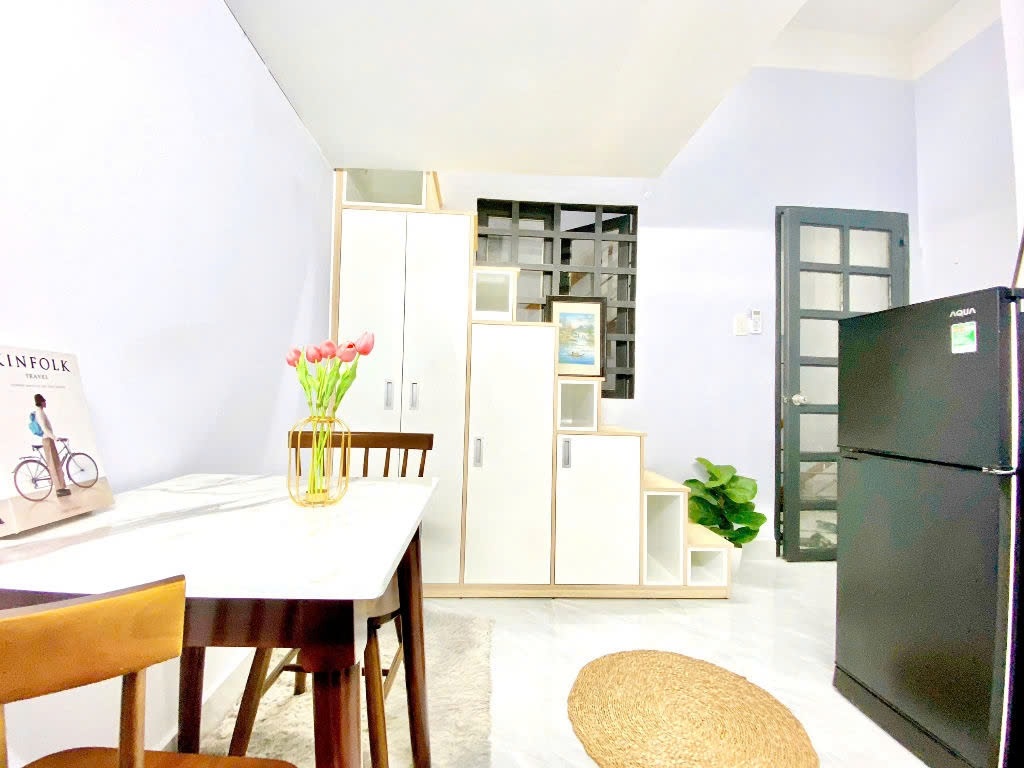 Phòng trọ Duplex 25m2 tại Yolo House Đất Thánh - Tân Bình - Phòng khách