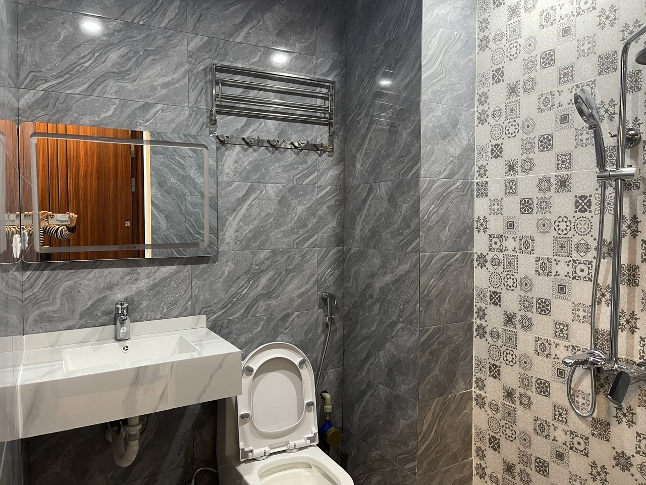 Phòng trọ Studio 30m2 tại Sunny Apartment Khương Đình - Thanh Xuân - Phòng tắm