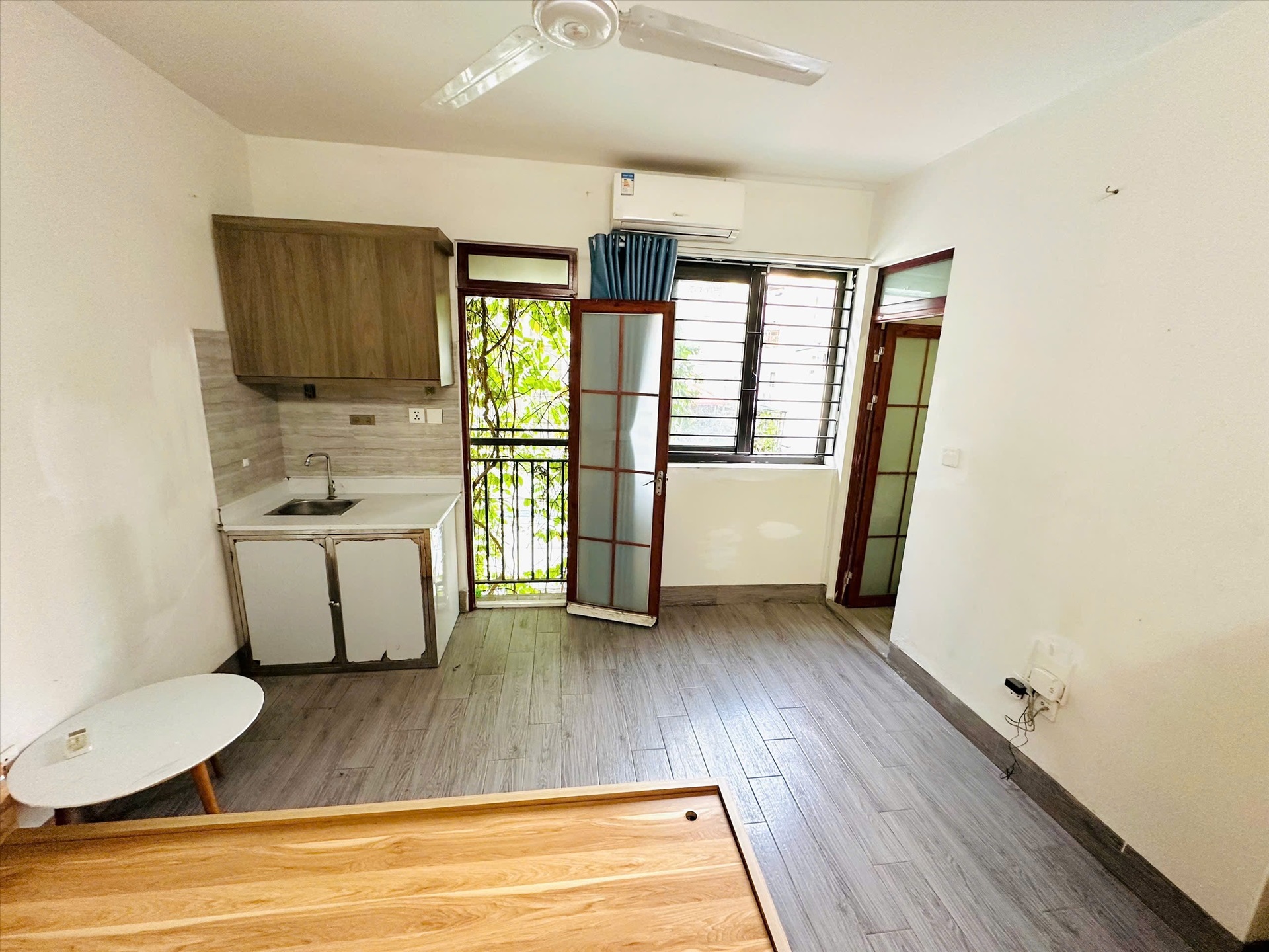 Phòng trọ TT House 1 Trung Kính - Cầu Giấy - Phòng (*)