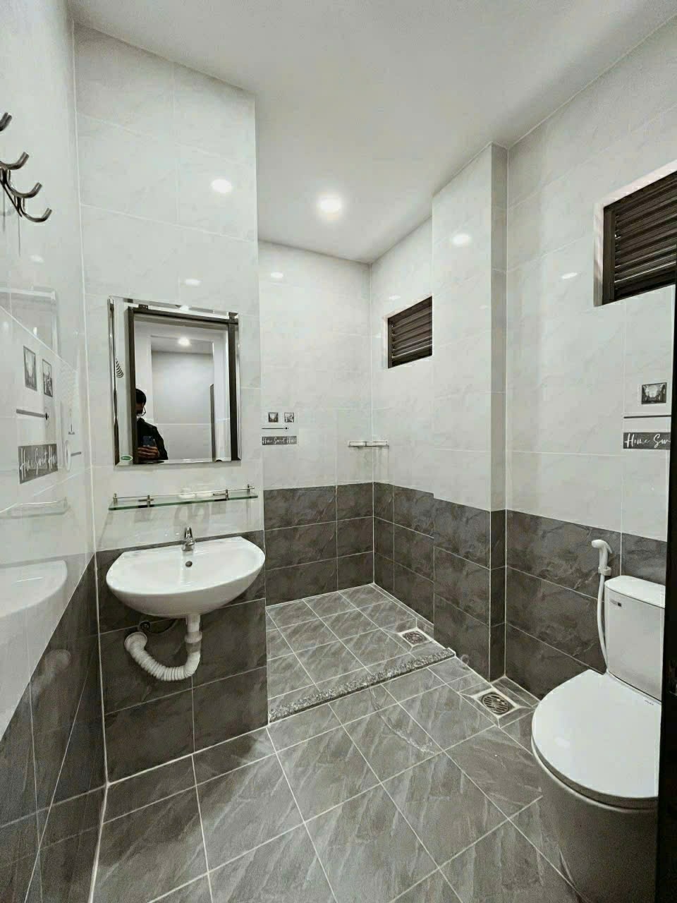 Phòng trọ 1 Phòng ngủ 35m2 tại TL Home Thạch Lam - Tân Phú - Phòng tắm