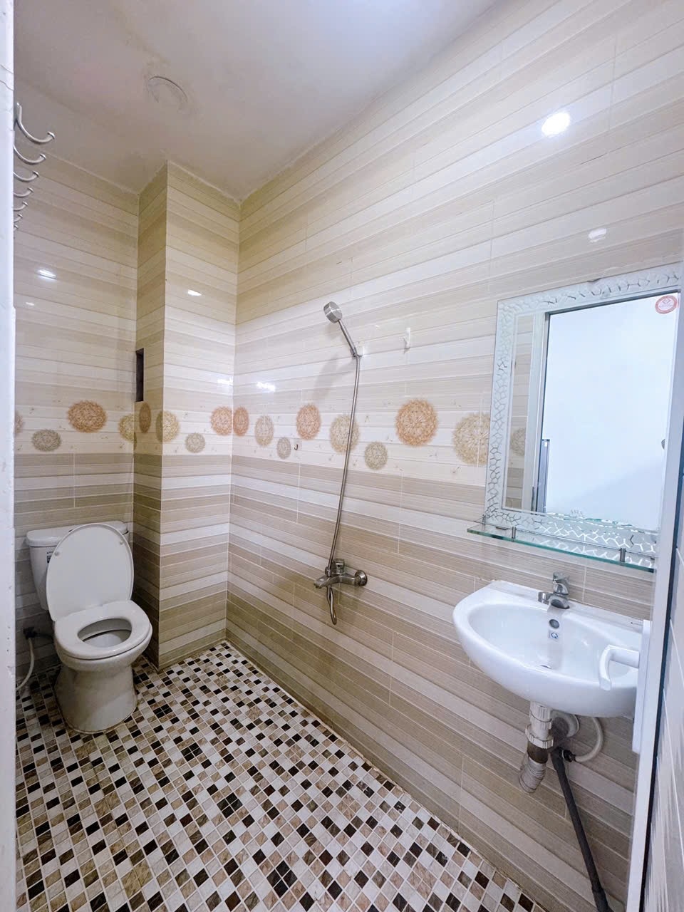 Phòng trọ Studio 25m2 tại AV House A Thạnh Xuân 25 - Quận 12 - Phòng tắm