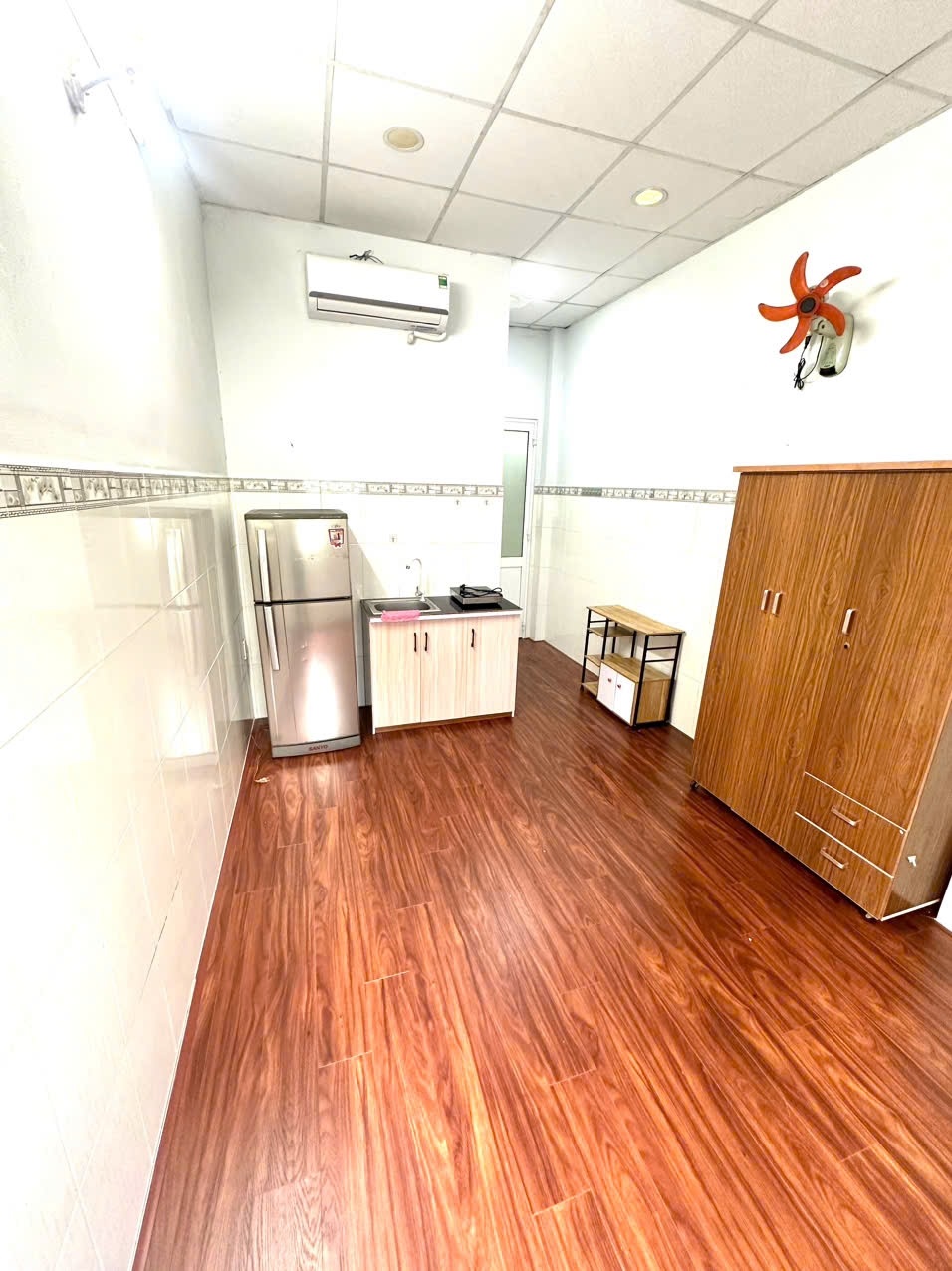 Phòng trọ TT House Bùi Hũu Nghĩa - Quận 5 - Phòng (*)