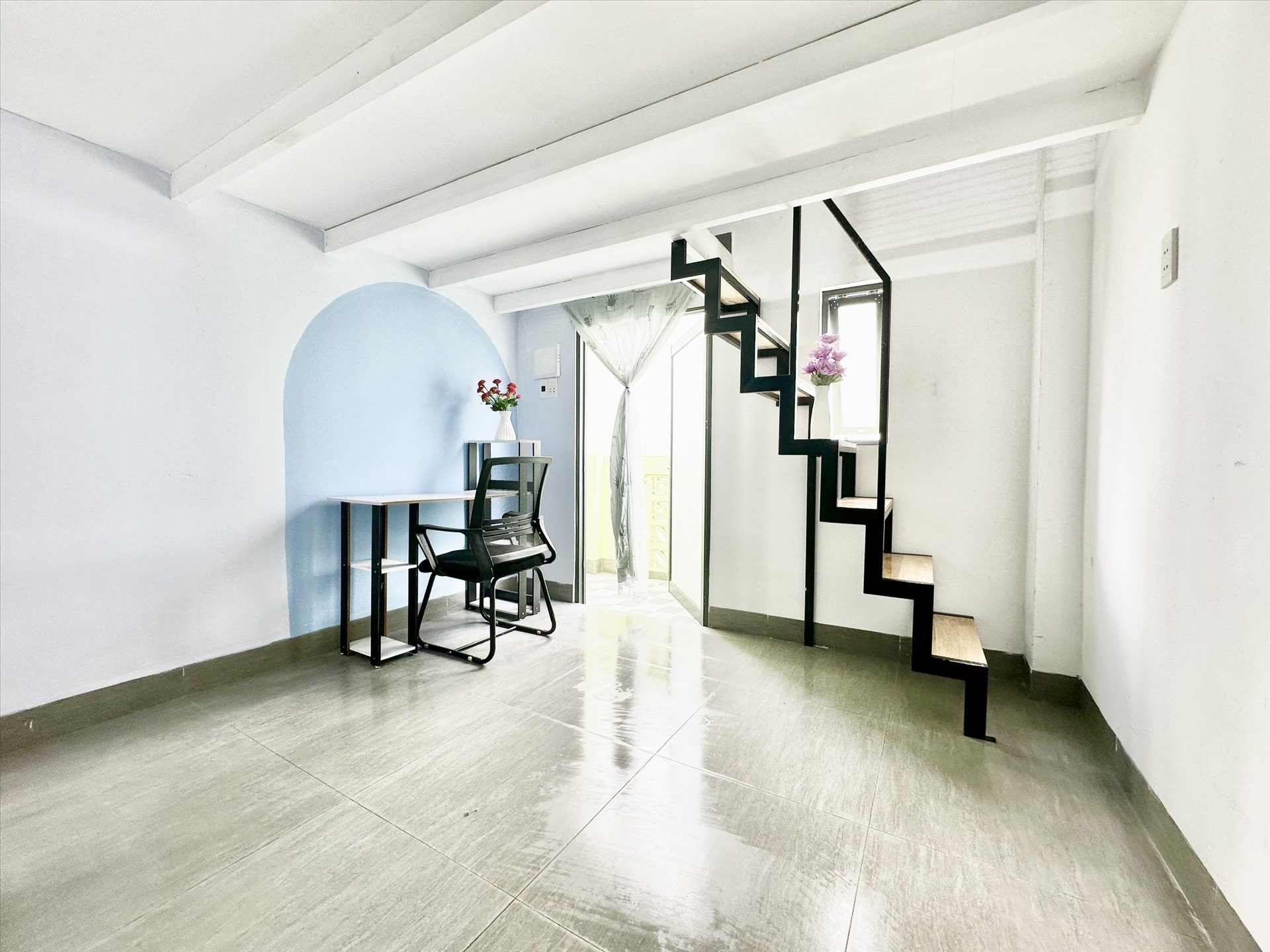 Phòng trọ Duplex 25m2 tại Royal House Đường số 11 - Quận 2 - Góc làm việc