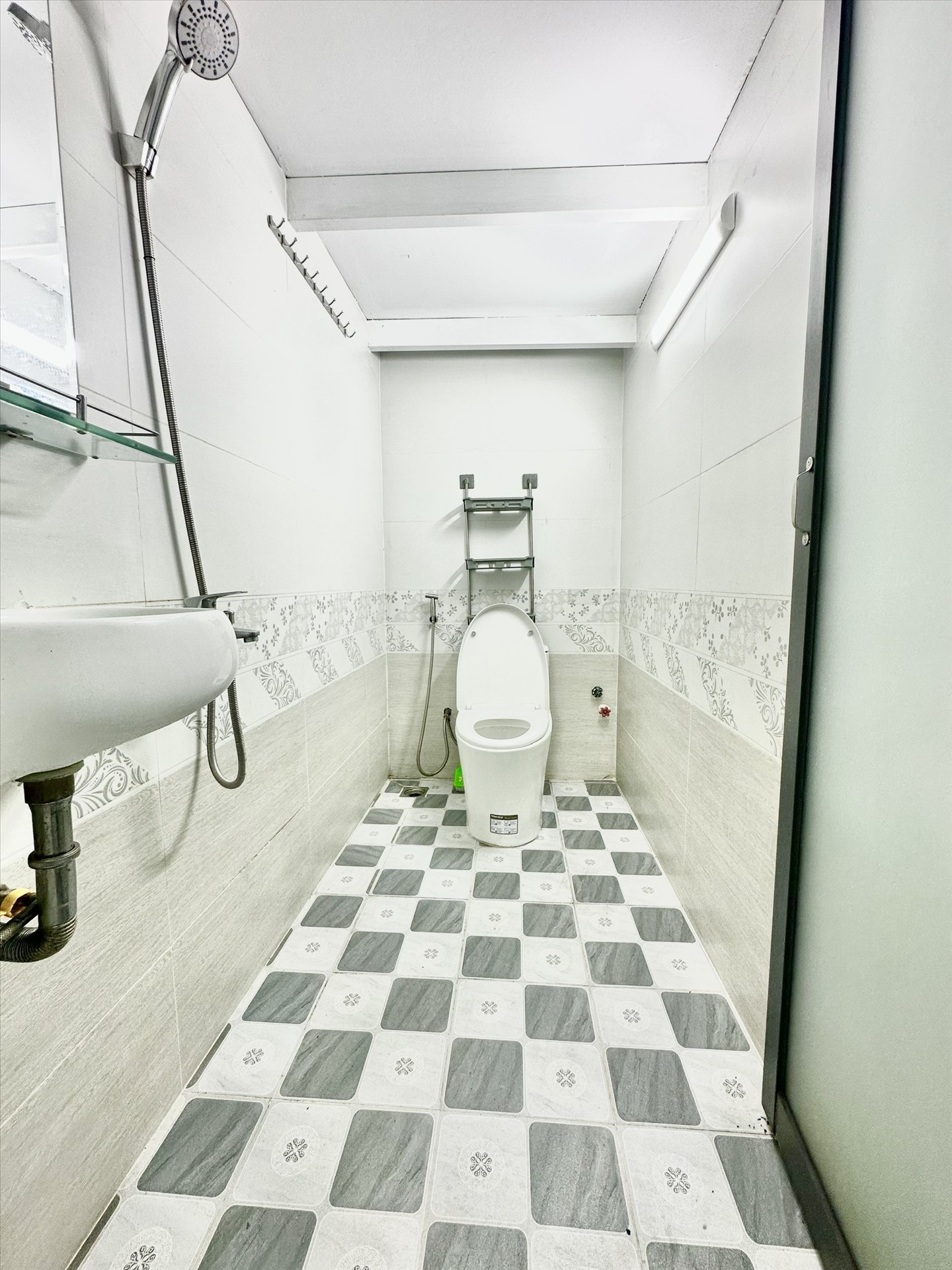 Phòng trọ Duplex 25m2 tại Royal House Đường số 11 - Quận 2 - Phòng tắm