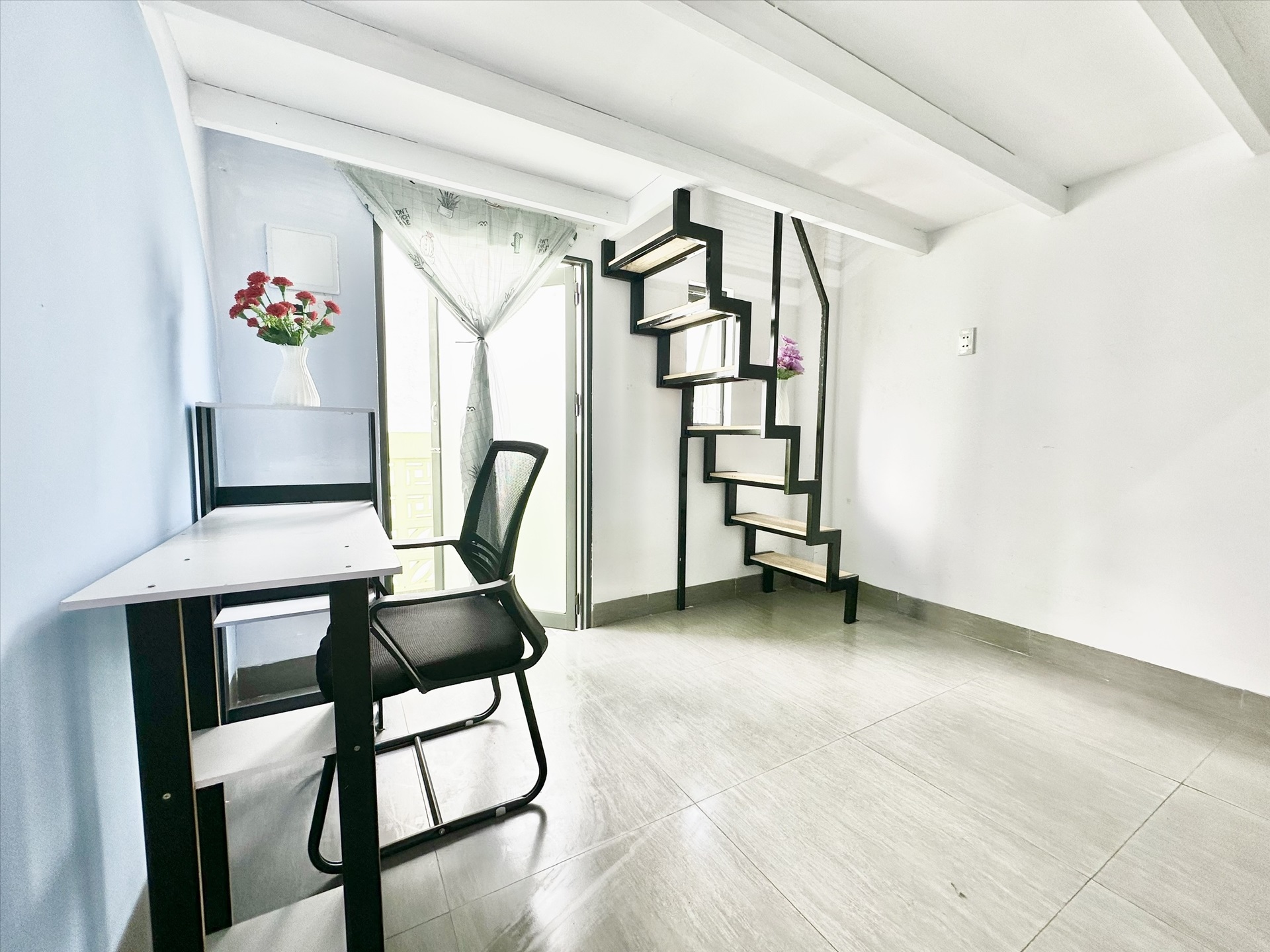 Phòng trọ Duplex 25m2 tại Royal House Đường số 11 - Quận 2 - Phòng khách