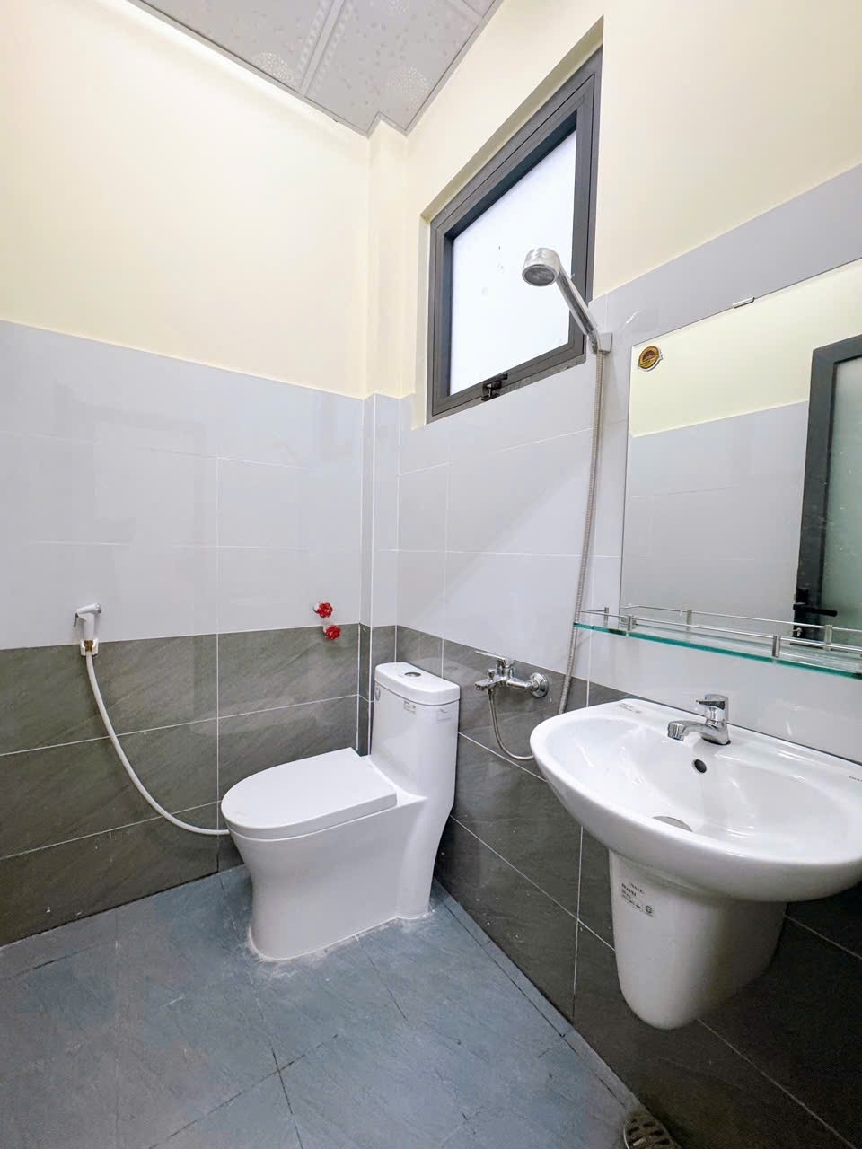 Phòng trọ Studio 25m2 tại AV House 3 Thạnh Lộc 29 - Quận 12 - Phòng tắm