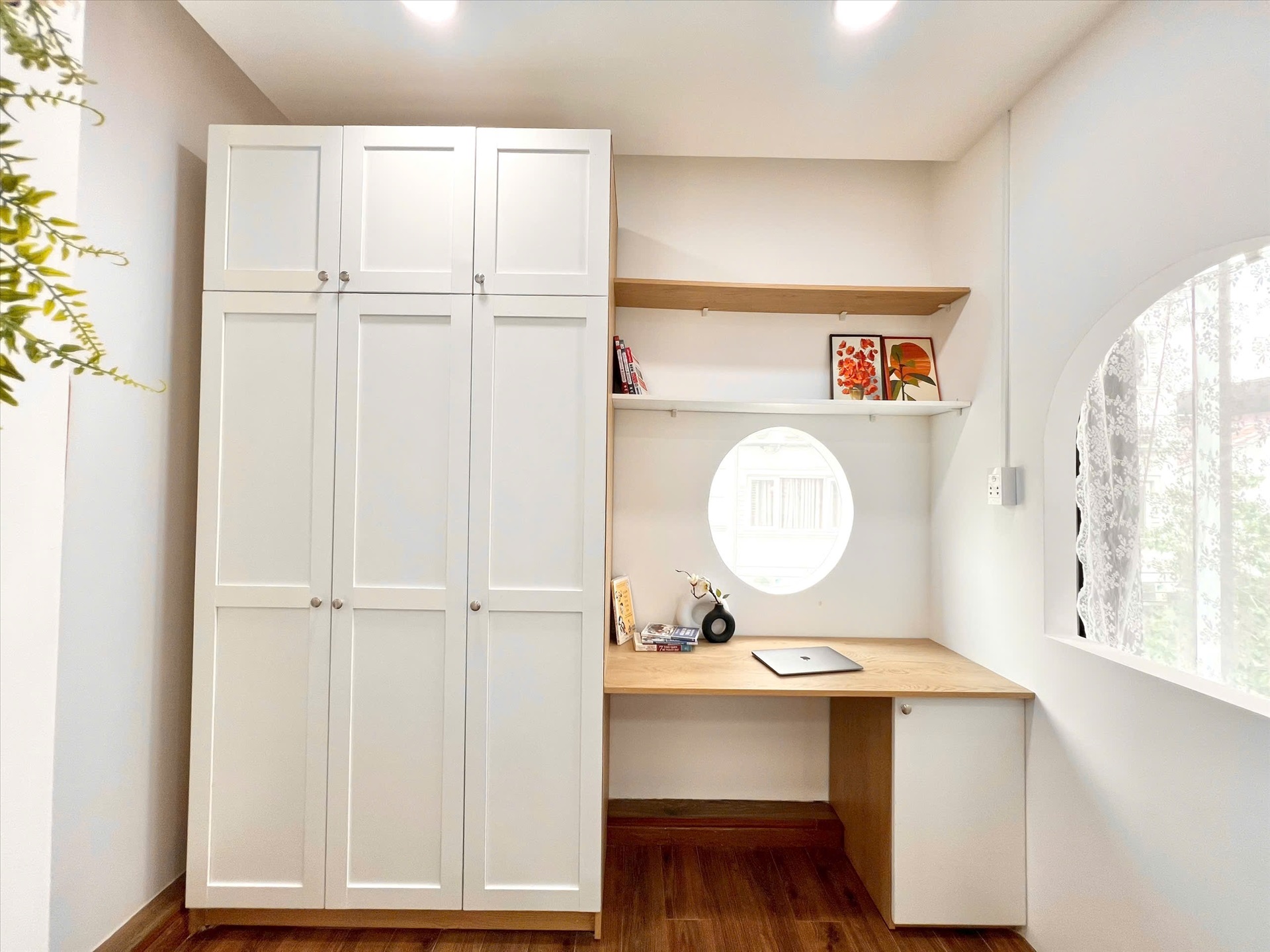 Phòng trọ 1 Phòng ngủ 35m2 tại AH Apartment Trường Sơn - Tân Bình - Góc làm việc