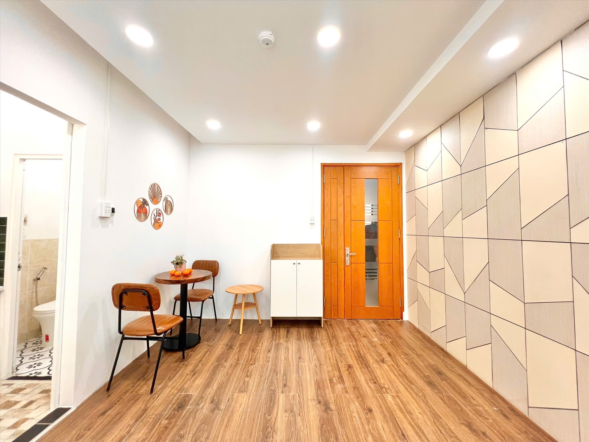 Phòng trọ 1 Phòng ngủ 35m2 tại AH Apartment Trường Sơn - Tân Bình - Phòng khách