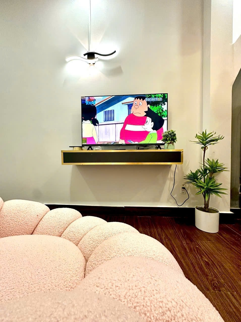 Phòng trọ 2 Phòng ngủ 60m2 tại AQ Room Hoa Hồng - Phú Nhuận - Phòng khách