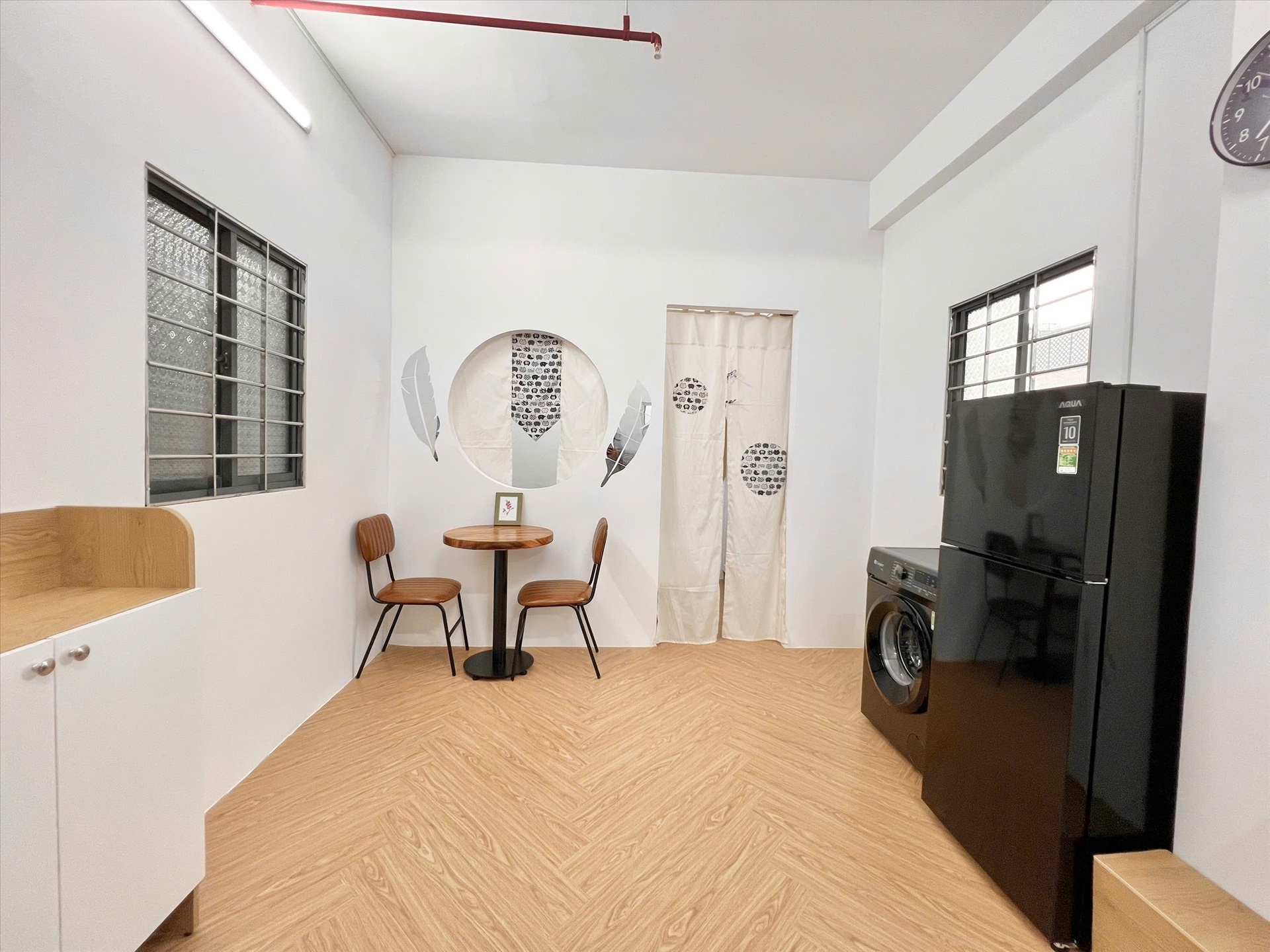 Phòng trọ 1 Phòng ngủ 30m2 tại AH Apartment Trường Sơn - Tân Bình - Phòng khách