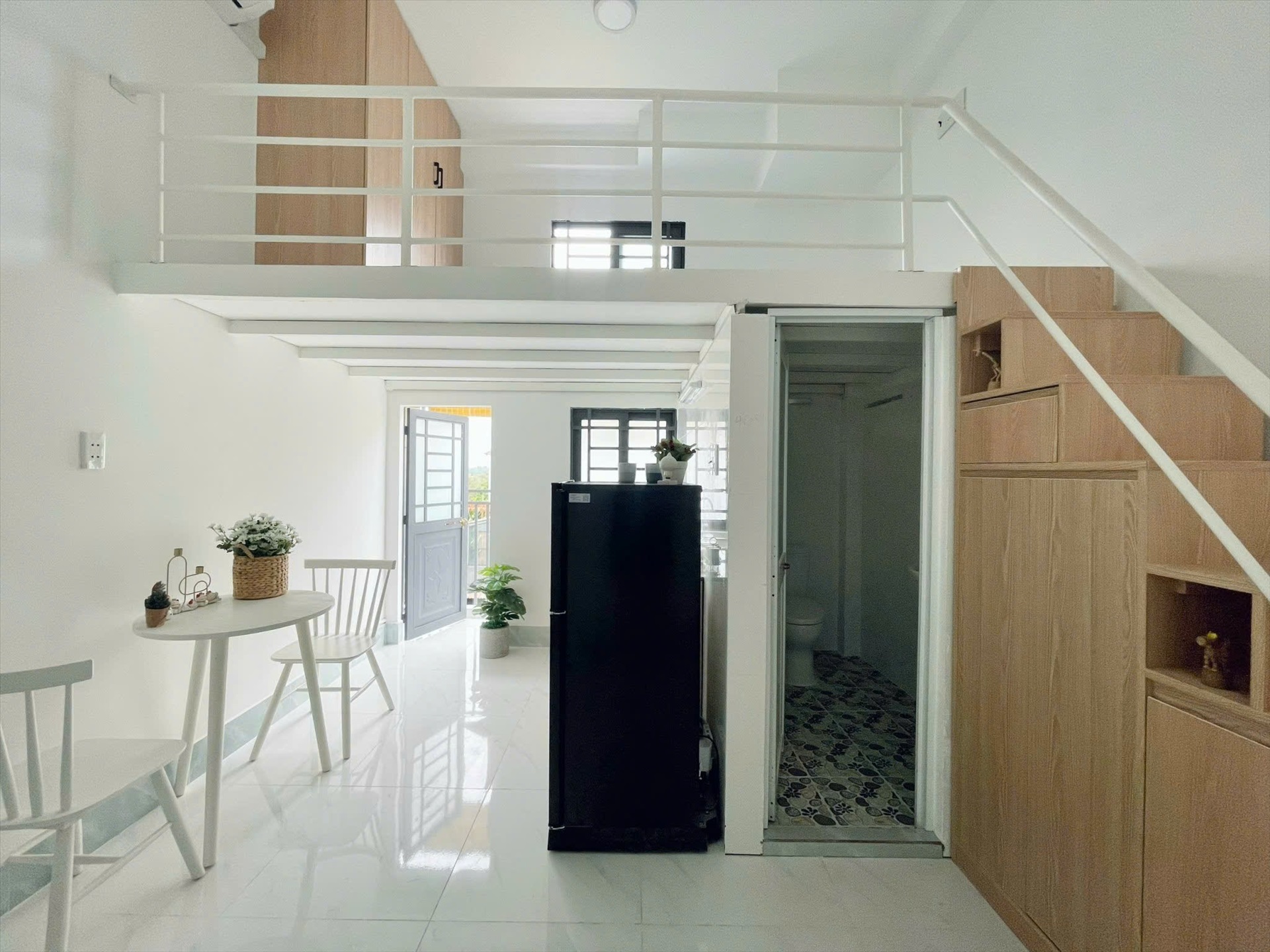 Phòng trọ Duplex 25m2 tại Royal House Đường số 51 - Thủ Đức - Phòng khách