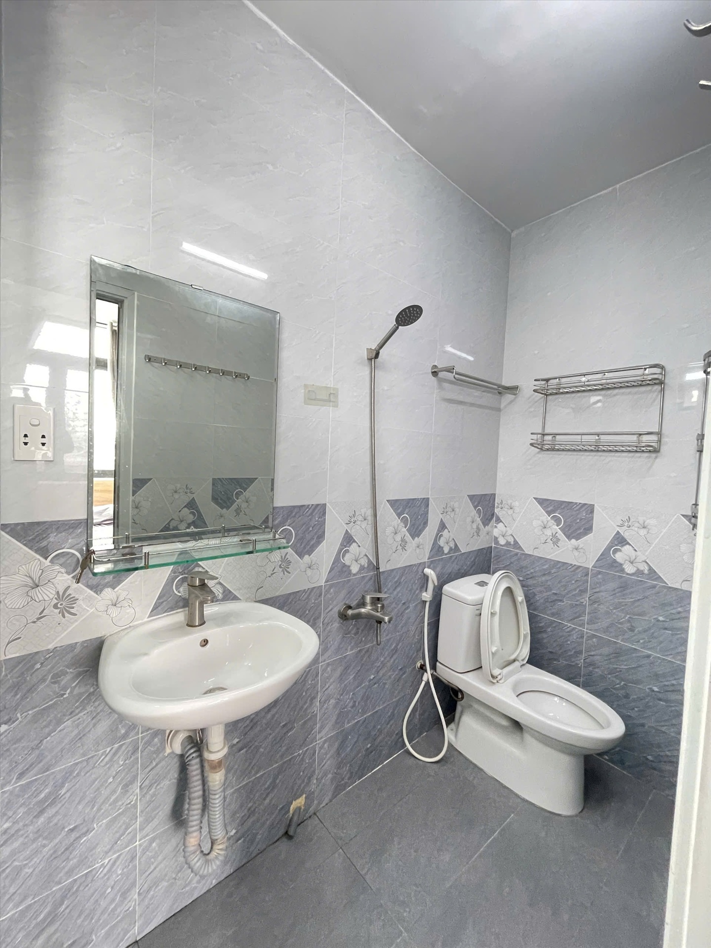 Phòng trọ 1 Phòng ngủ 35m2 tại XT Room Phan Văn Trị - Bình Thạnh - Phòng tắm