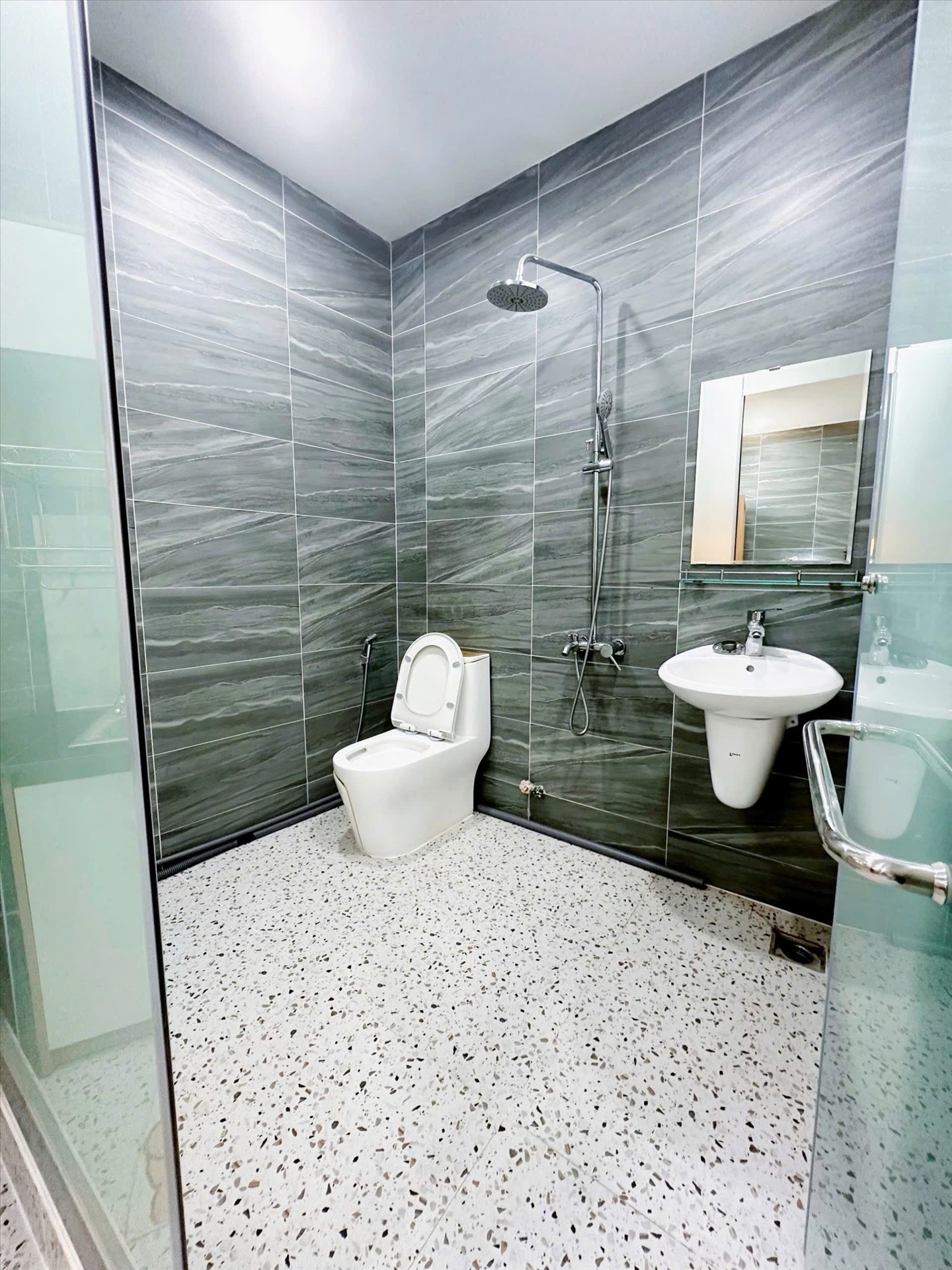 Phòng trọ 1 Phòng ngủ 20m2 tại Home 365 Nguyễn Thái Sơn - Gò Vấp - Phòng tắm