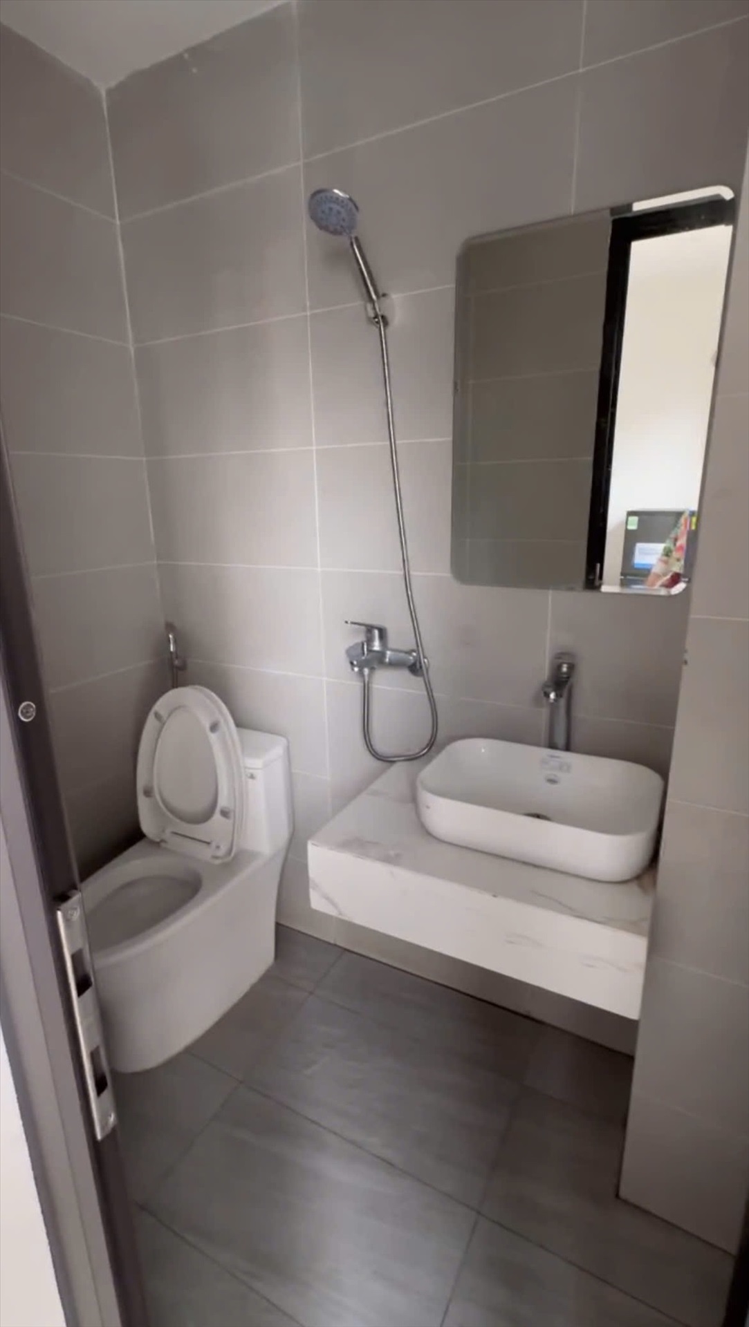 Phòng trọ Studio 35m2 tại VA House 2 Mỹ Đình - Nam Từ Liêm - Phòng tắm