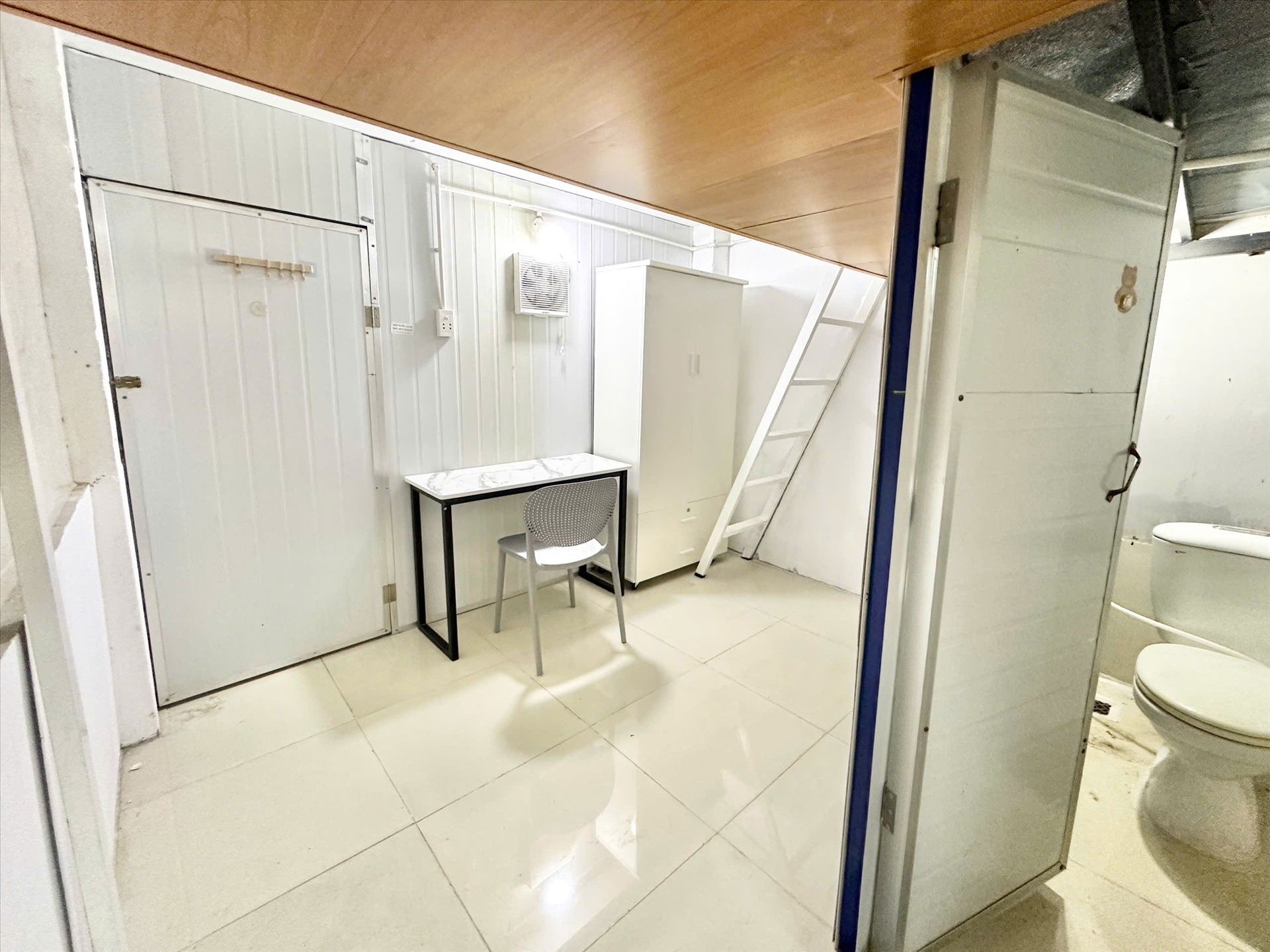 Phòng trọ Duplex 20m2 tại AH House Phạm Ngũ Lão - Gò Vấp - Phòng khách