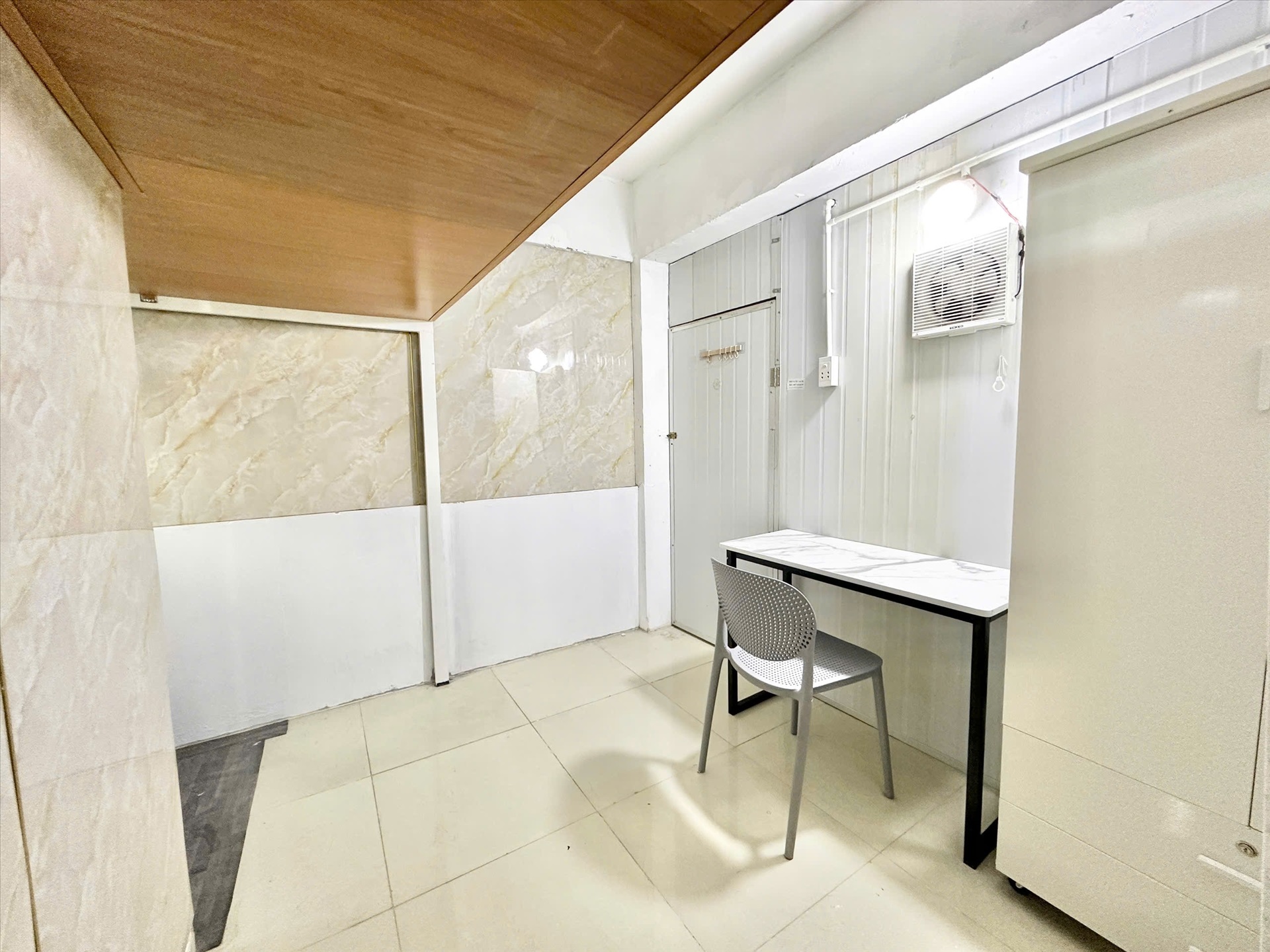 Phòng trọ Duplex 20m2 tại AH House Phạm Ngũ Lão - Gò Vấp - Phòng khách