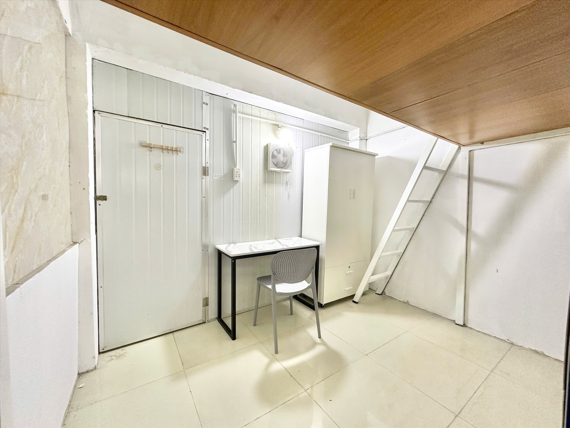 Phòng trọ Duplex 20m2 tại AH House Phạm Ngũ Lão - Gò Vấp - Phòng khách