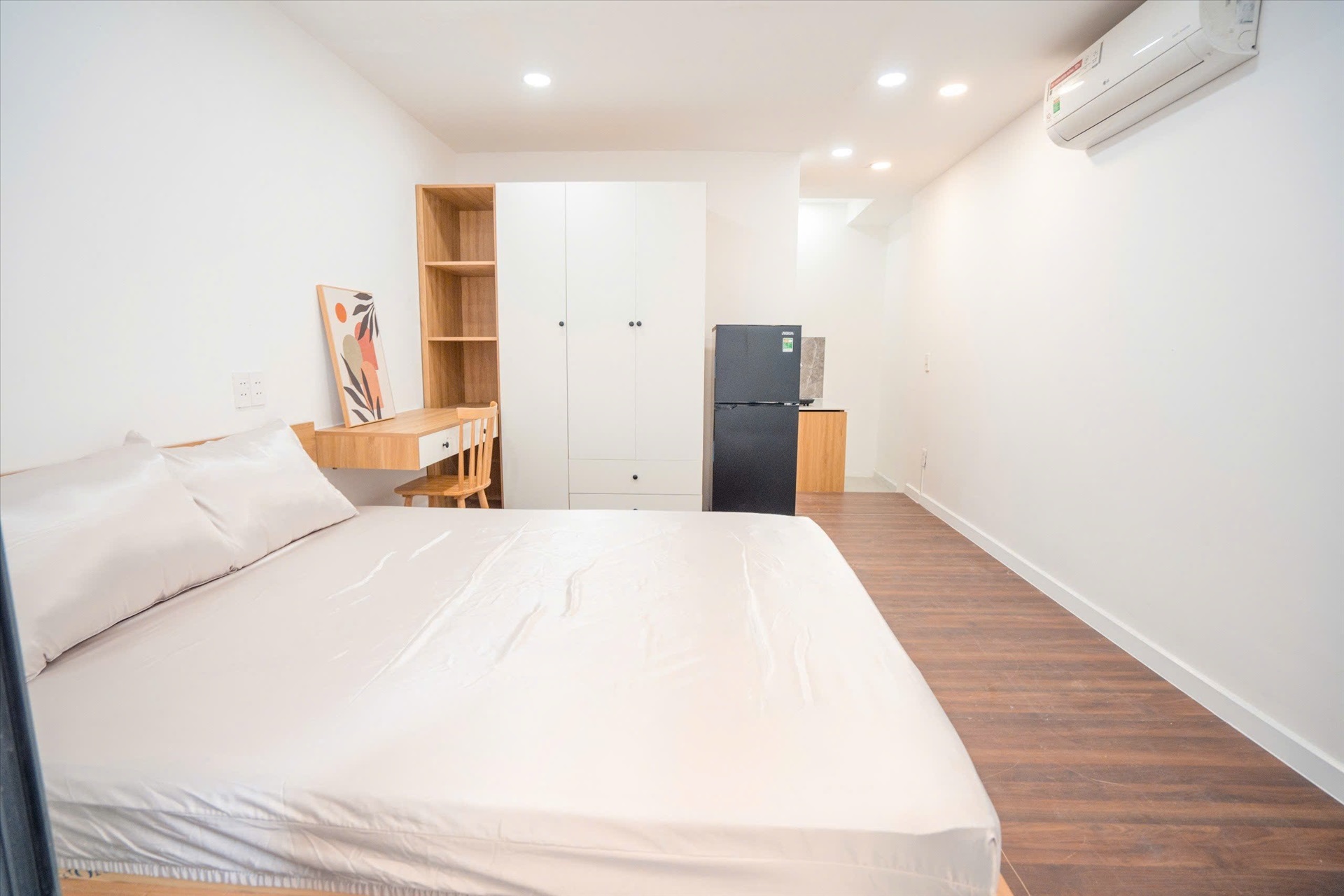 Phòng trọ Coco Apartment Nguyễn Thị Minh Khai - Quận 1 - Phòng (*)