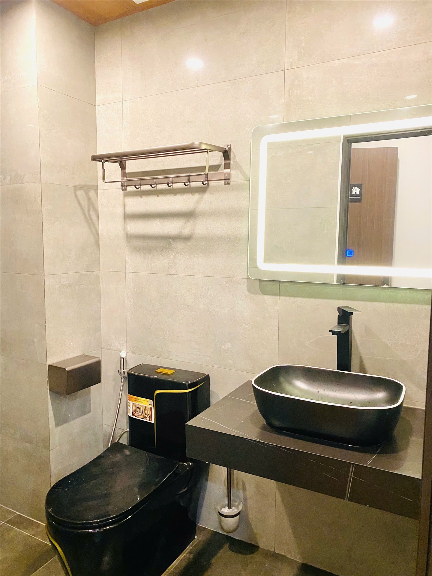 Phòng trọ Studio 35m2 tại DN House Nguyễn Khang - Cầu Giấy - Phòng tắm