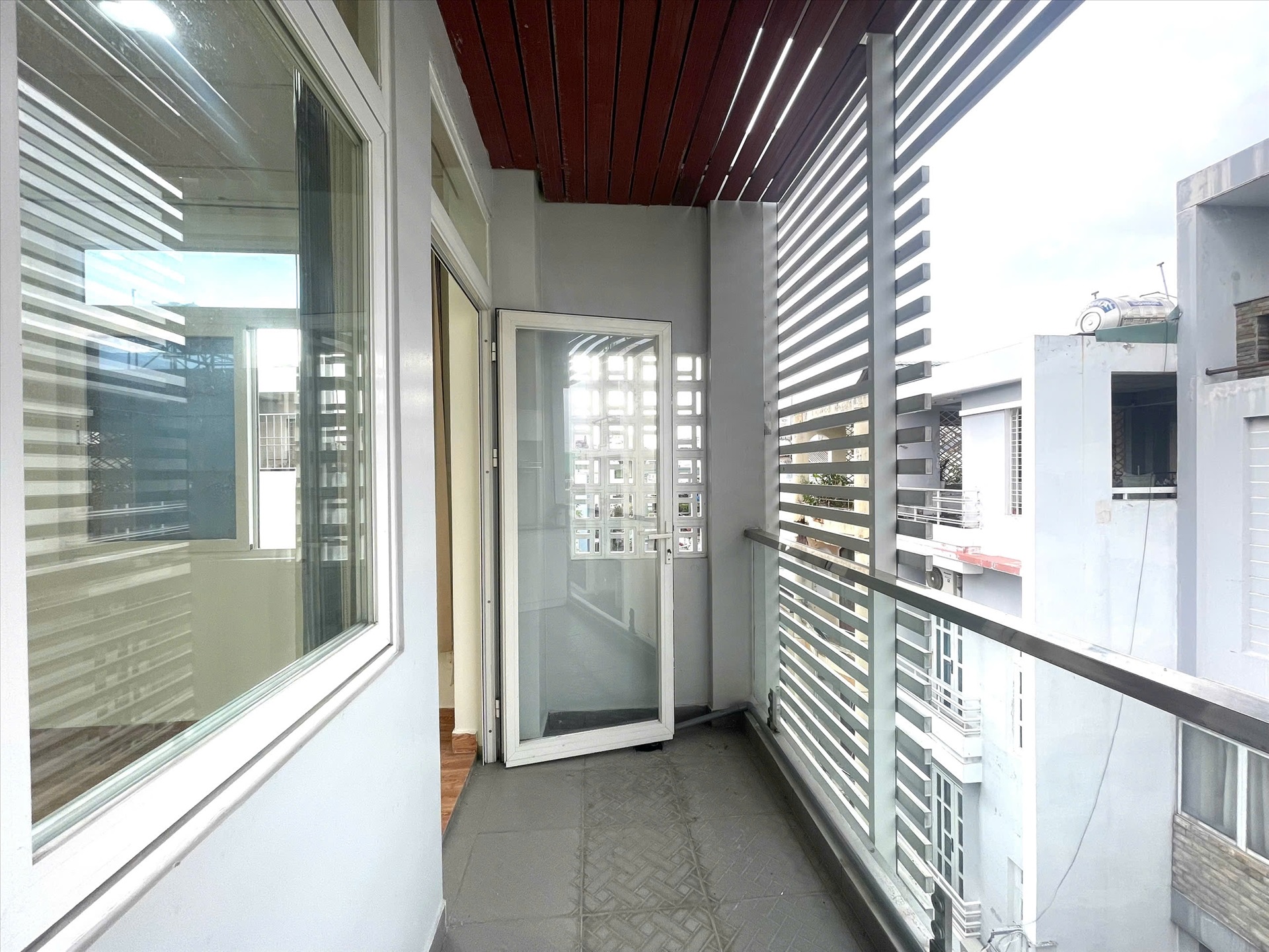Phòng trọ 1 Phòng ngủ 35m2 tại AT Room Phạm Văn Hai - Tân Bình - Ban công
