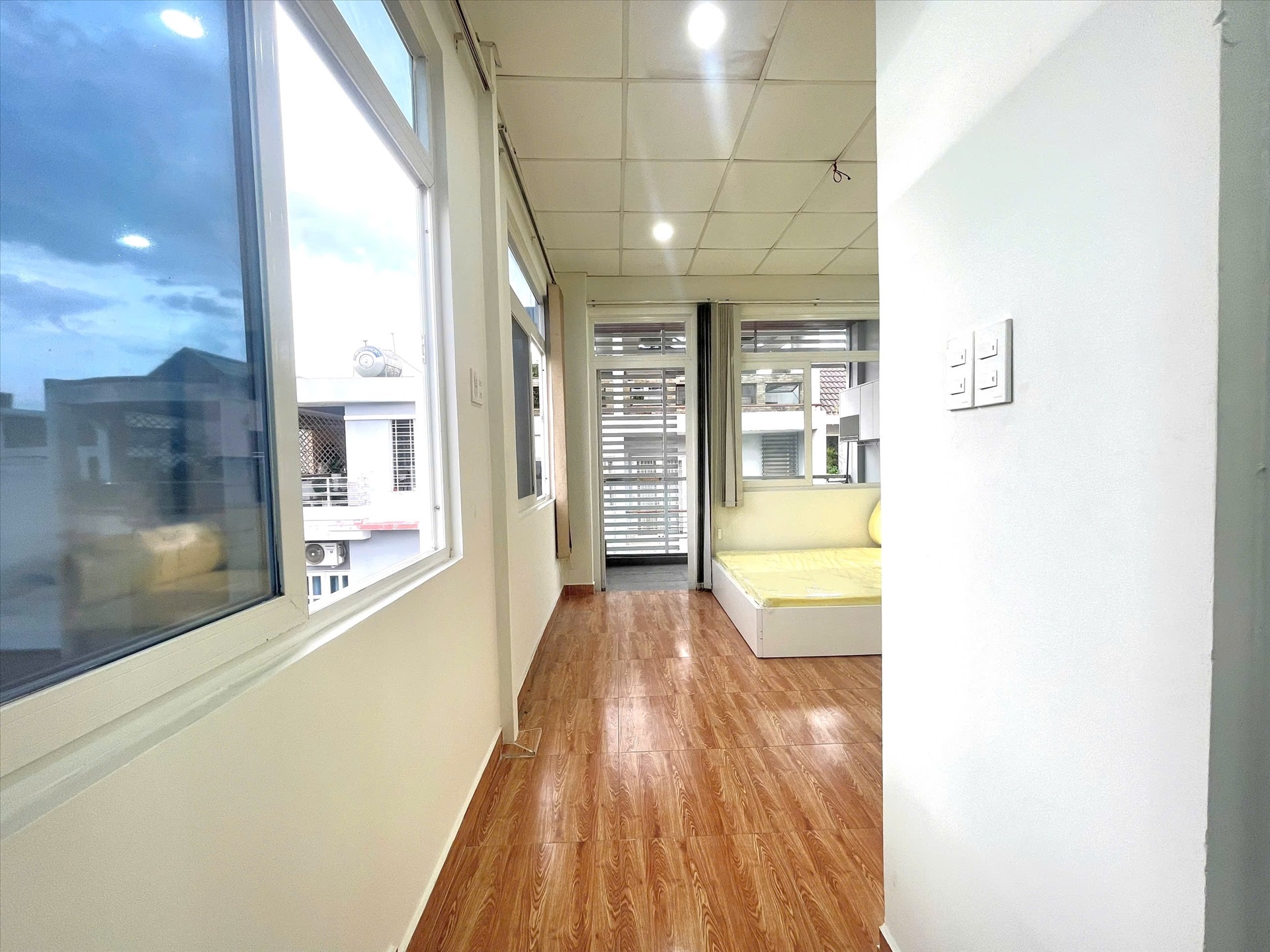 Phòng trọ AT Room Phạm Văn Hai - Tân Bình - Phòng (*)