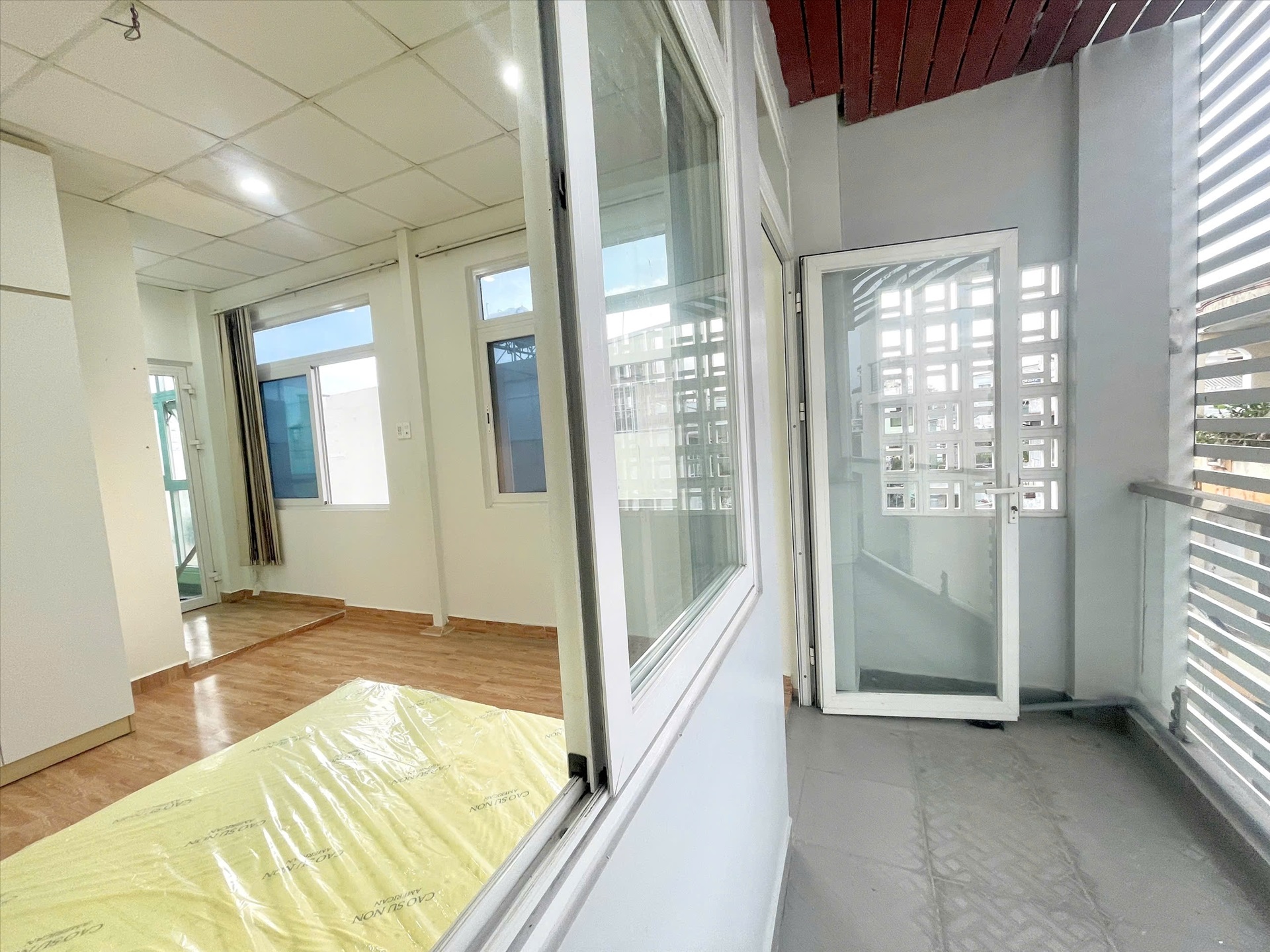 Phòng trọ 1 Phòng ngủ 35m2 tại AT Room Phạm Văn Hai - Tân Bình - Ban công