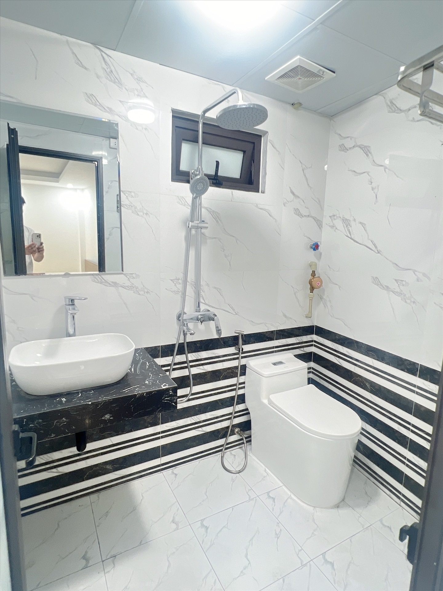 Phòng trọ Studio 35m2 tại AT Home Nguyễn Ngọc Vũ - Cầu Giấy - Phòng tắm