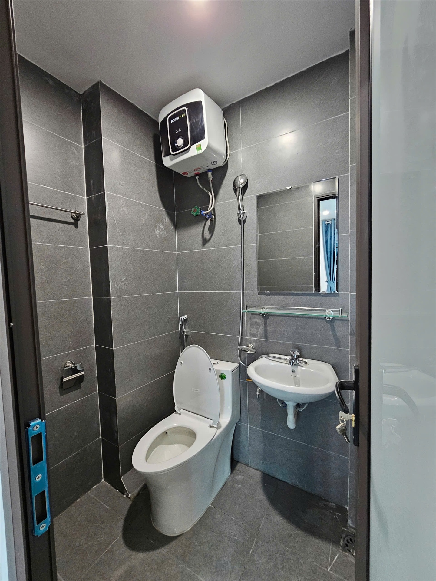 Phòng trọ Studio 25m2 tại HS House Lê Đức Thọ - Nam Từ Liêm - Phòng tắm