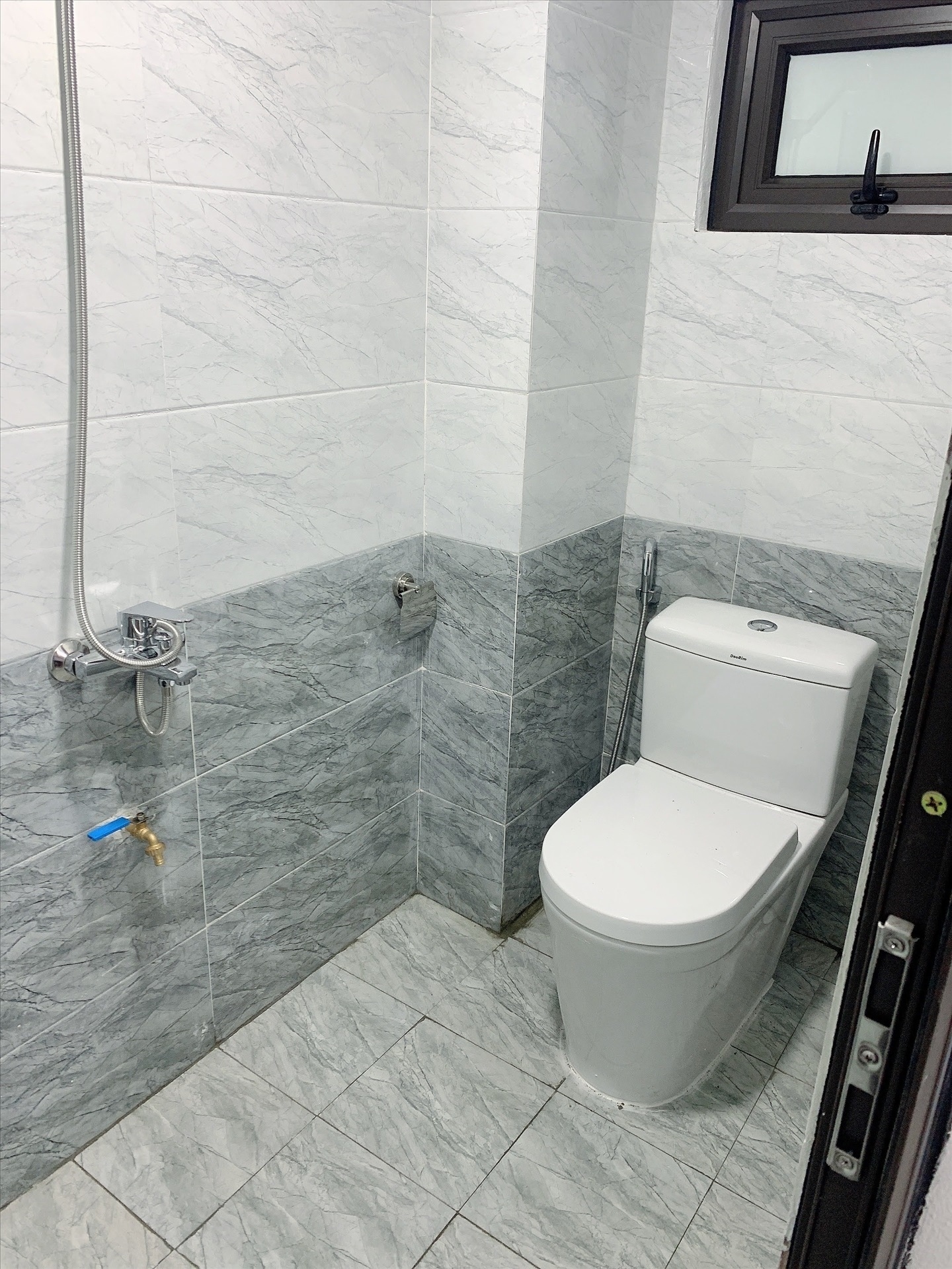 Phòng trọ Studio 25m2 tại AT Home Dương Quảng Hàm - Cầu Giấy - Phòng tắm