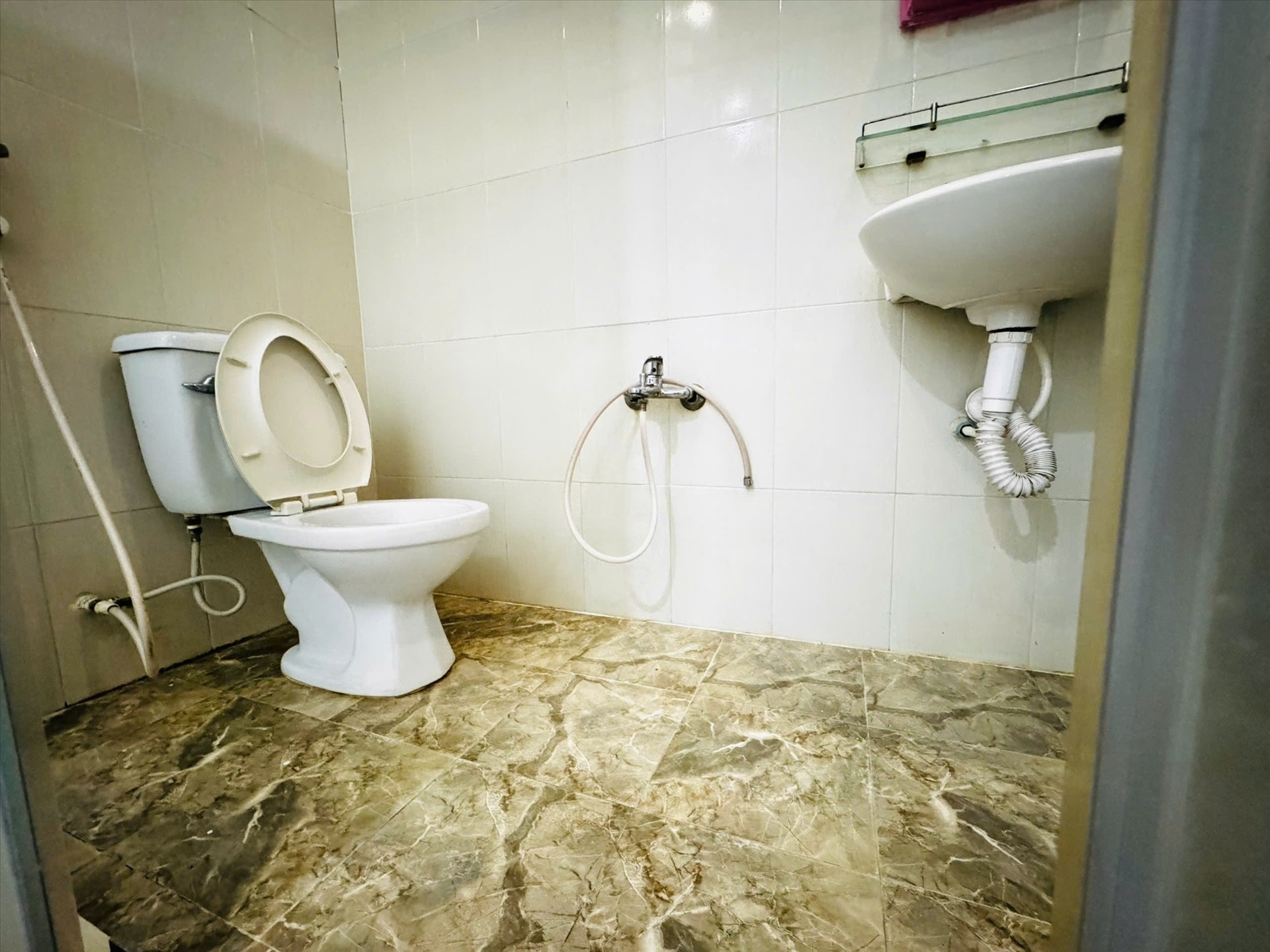 Phòng trọ Studio 20m2 tại AH Home Nguyễn Minh Hoàng - Tân Bình - Phòng tắm
