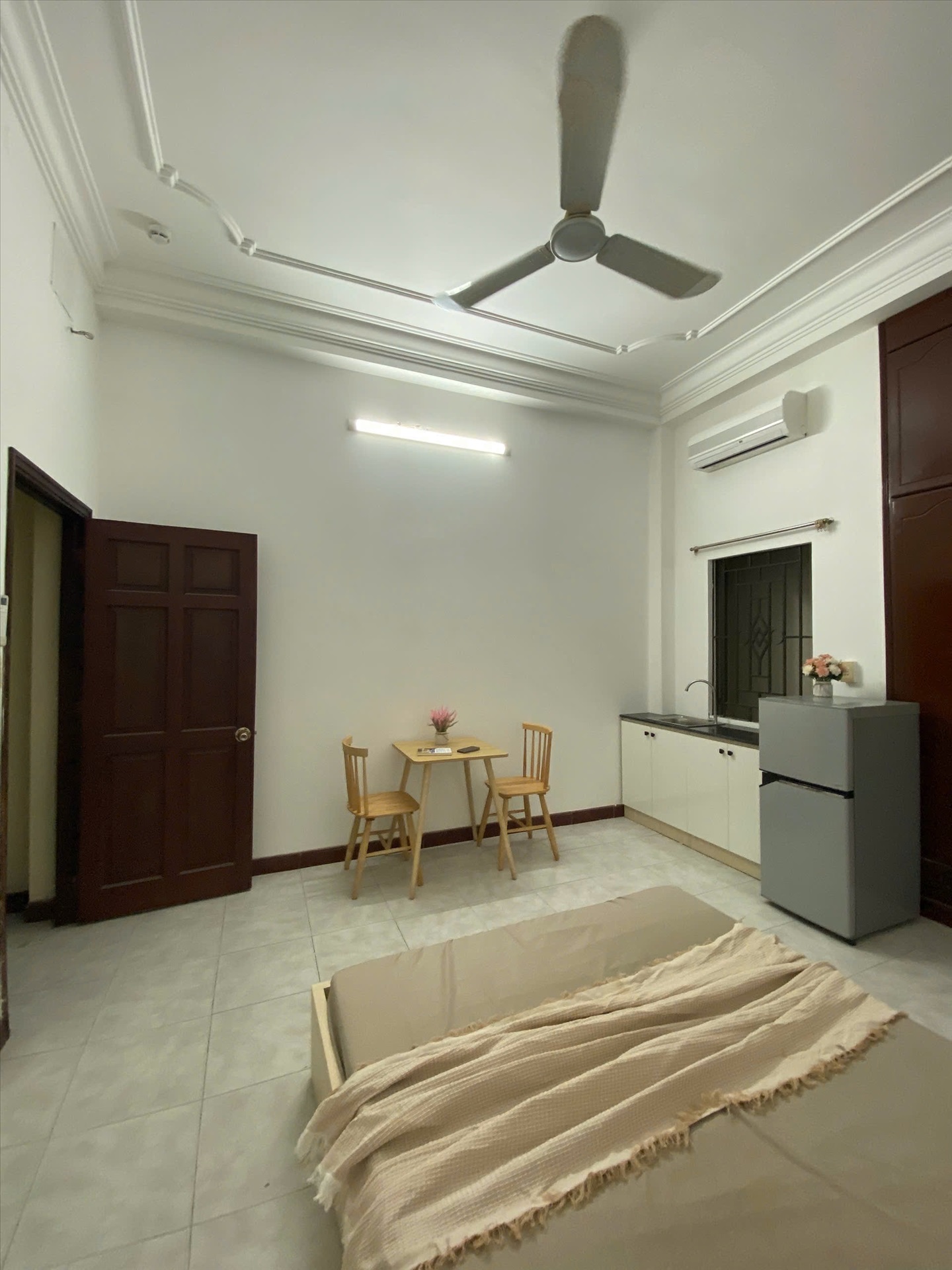 Phòng trọ Studio 25m2 tại M House Đường C27 - Tân Bình - Phòng khách