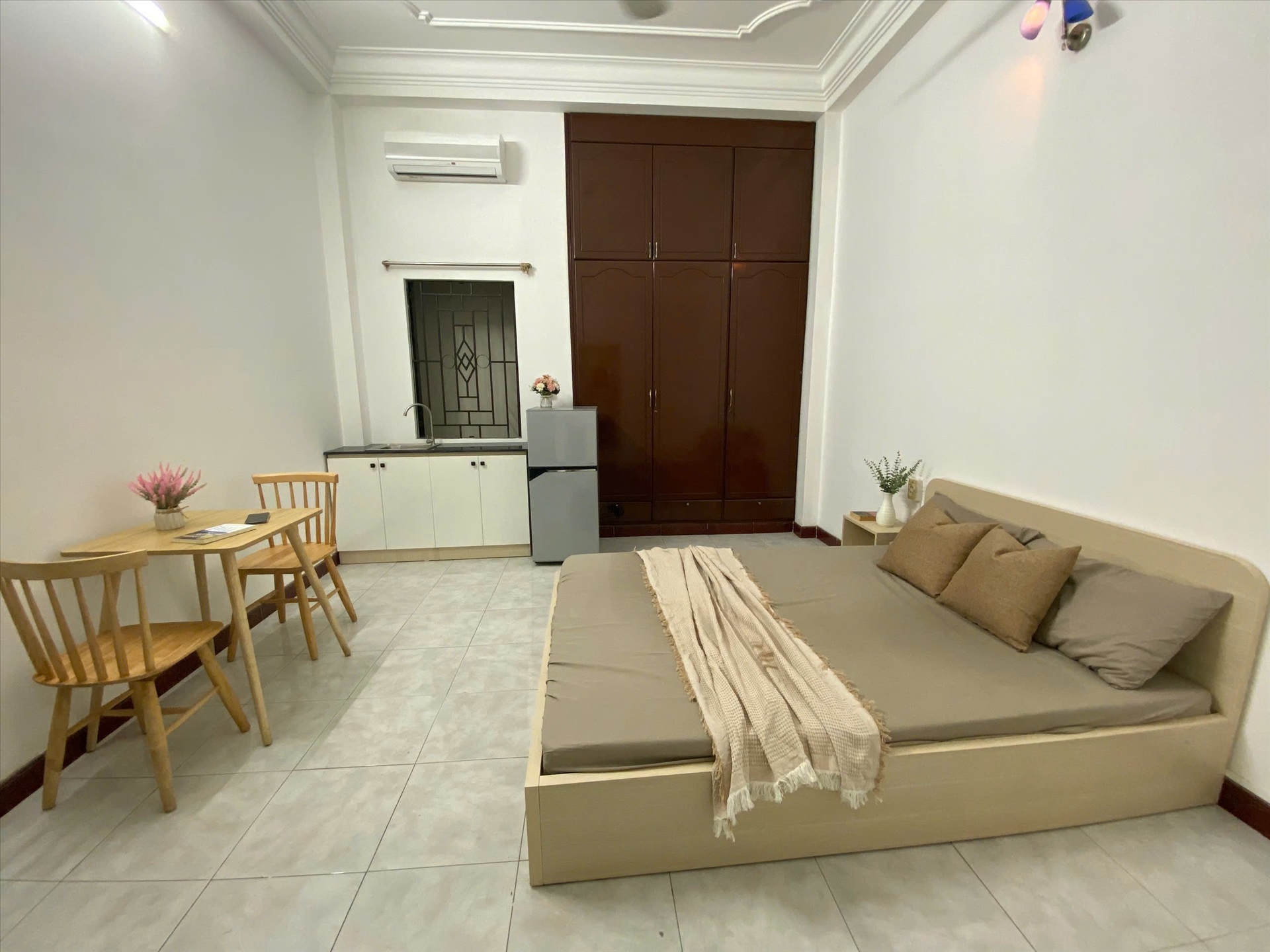 Phòng trọ Studio 25m2 tại M House Đường C27 - Tân Bình - Phòng khách