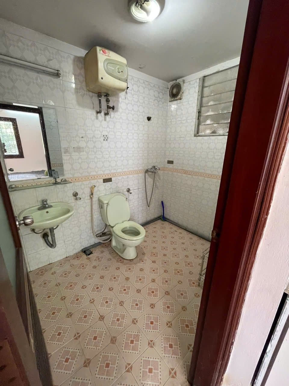 Phòng trọ Studio 25m2 tại TN House Nguyễn Chánh - Cầu Giấy - Phòng tắm