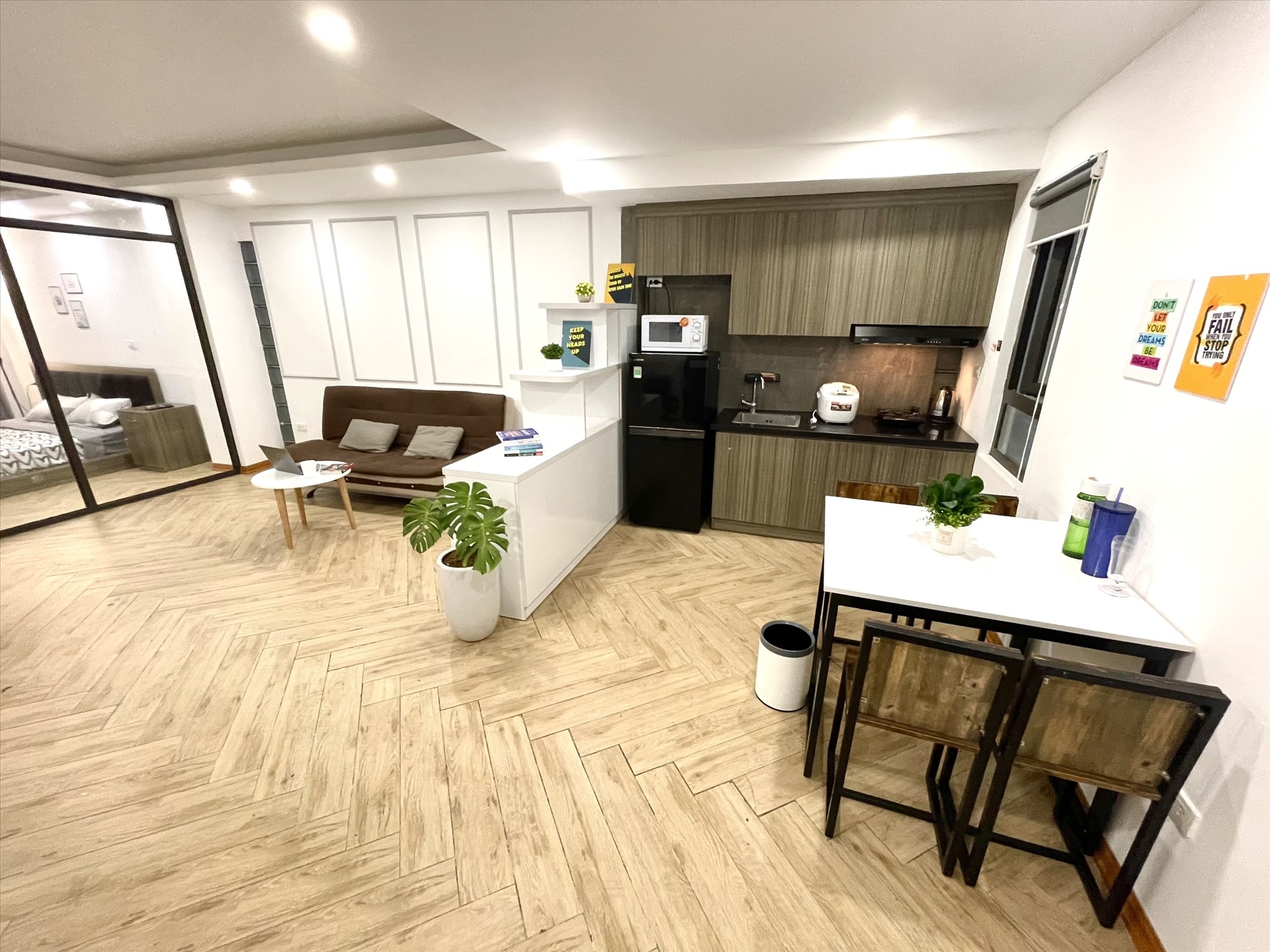 Phòng trọ Airstay Yên Hoa - Tây Hồ - Phòng (*)