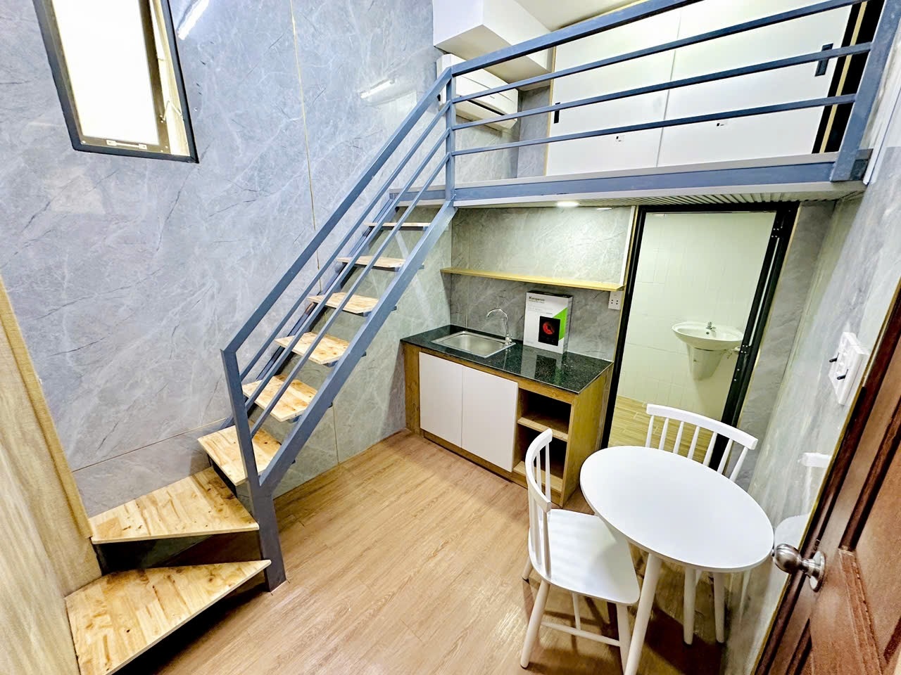 Phòng trọ Duplex 20m2 tại ĐH Home Lê Văn Sỹ - Phú Nhuận - Phòng khách
