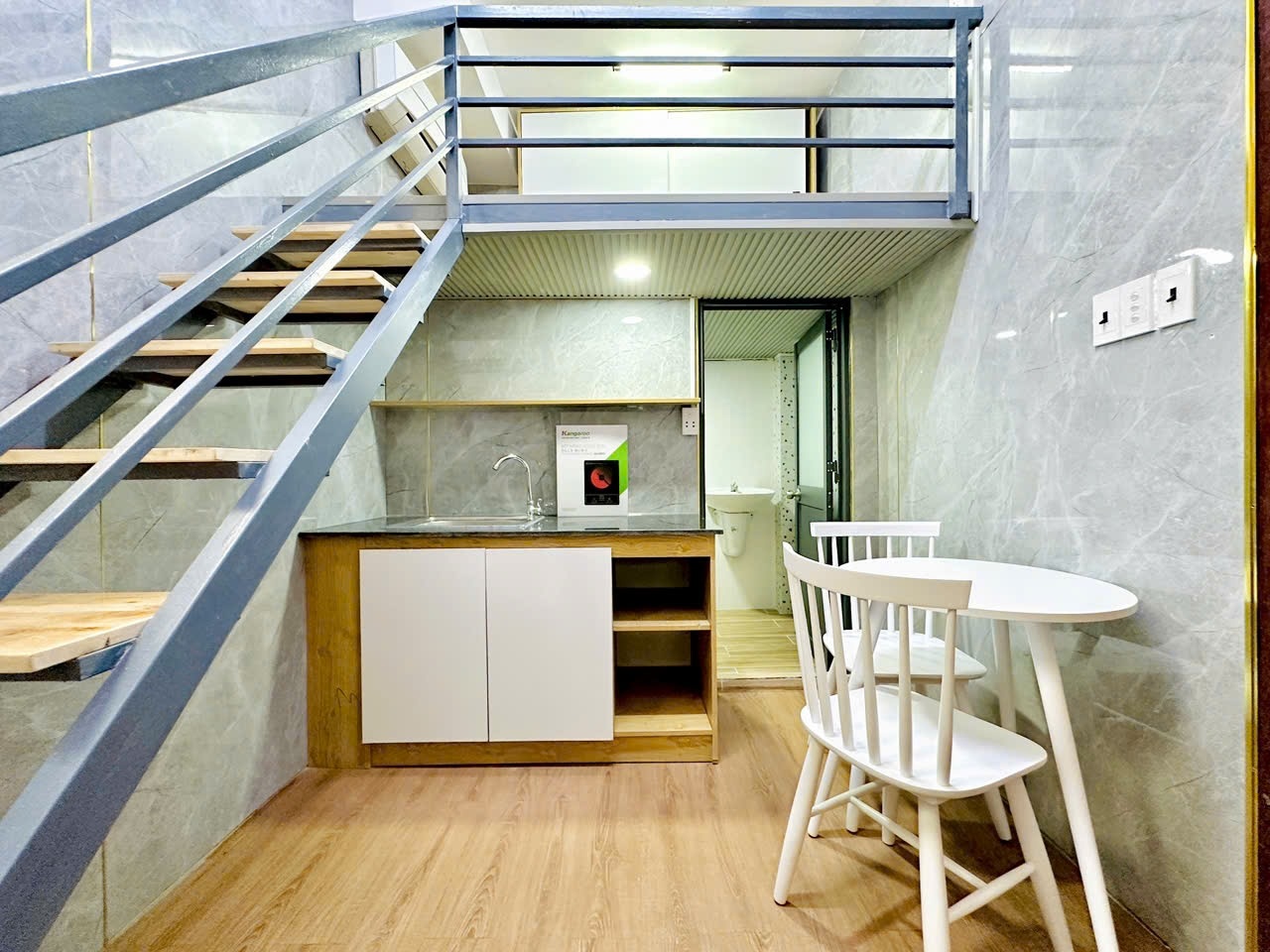 Phòng trọ Duplex 20m2 tại ĐH Home Lê Văn Sỹ - Phú Nhuận - Phòng khách